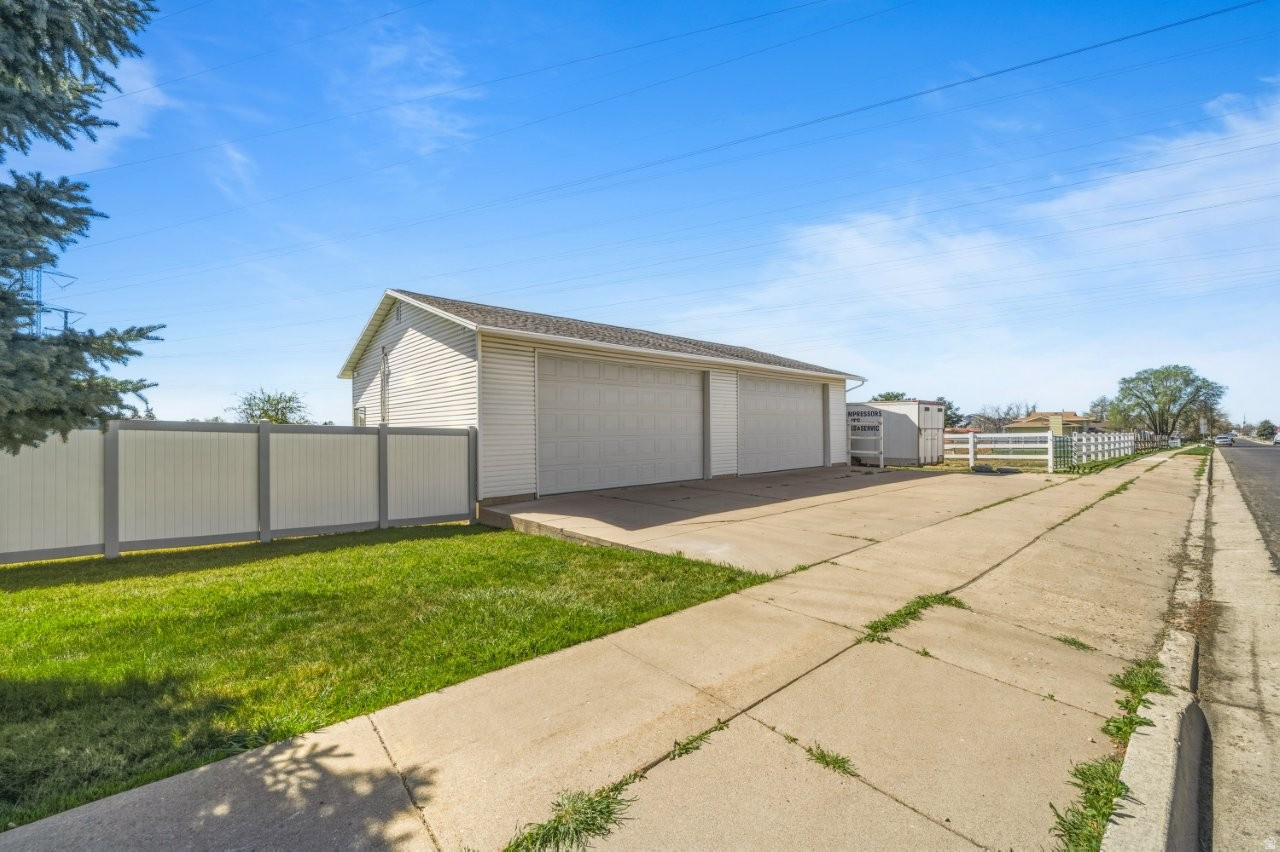 MEADOW PARK #10 - Residential