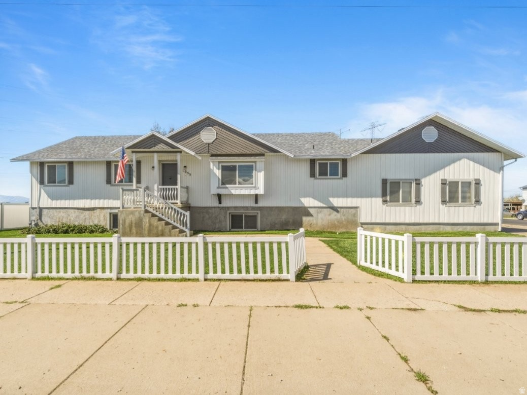 MEADOW PARK #10 - Residential