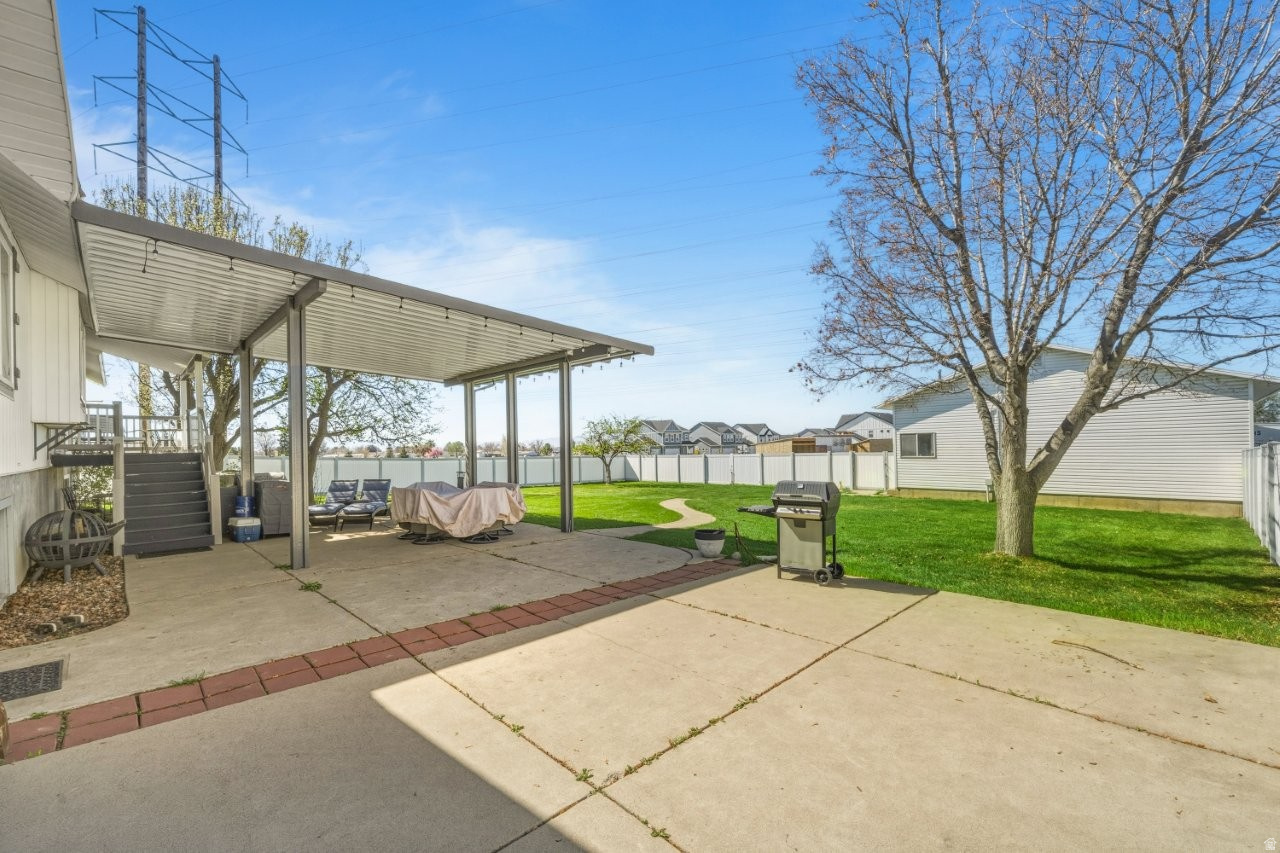 MEADOW PARK #10 - Residential