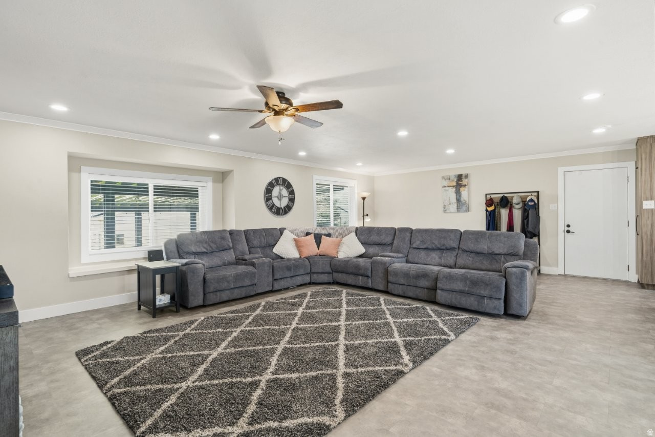 MEADOW PARK #10 - Residential