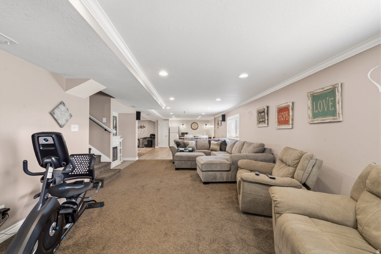MEADOW PARK #10 - Residential