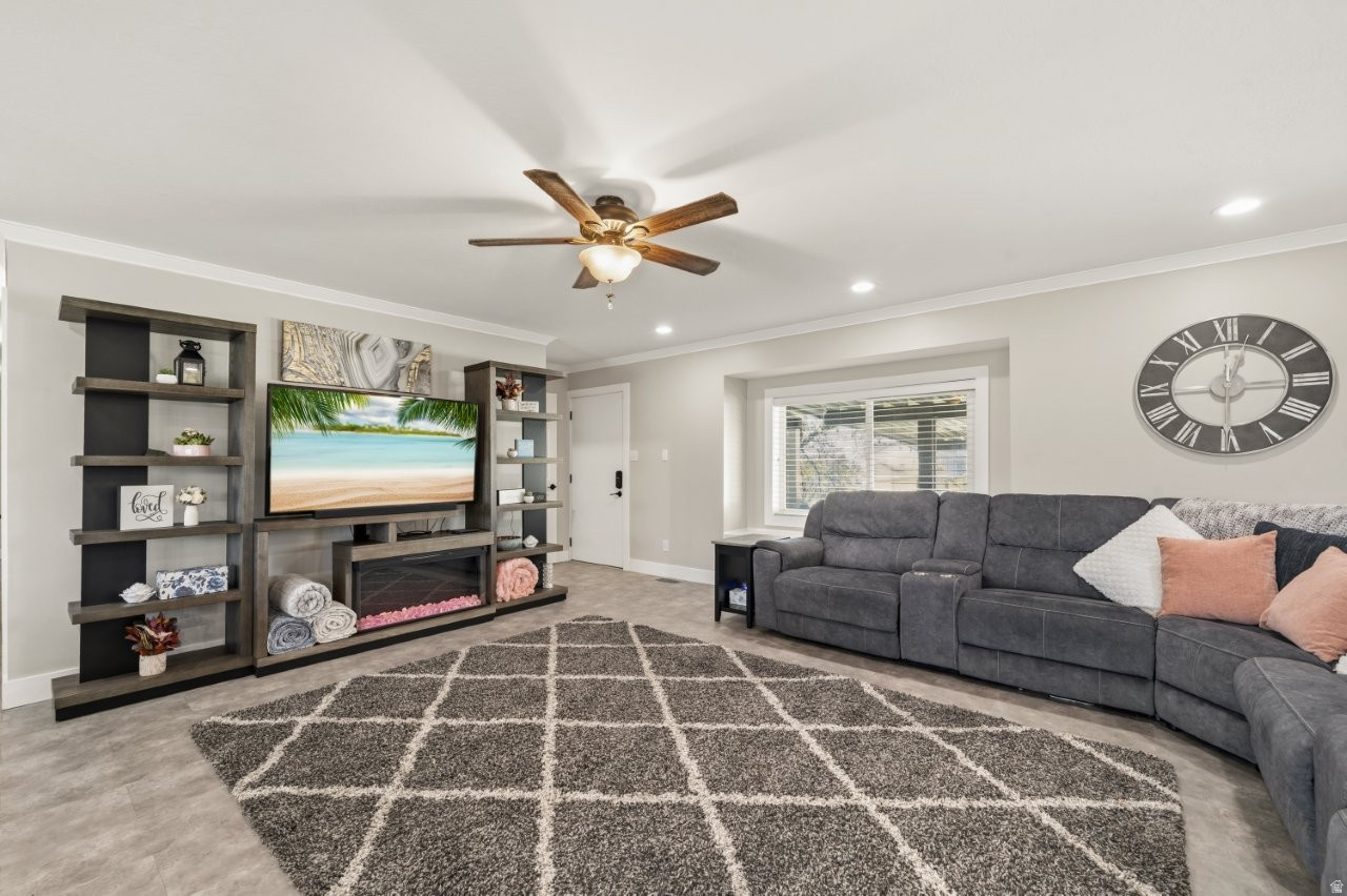 MEADOW PARK #10 - Residential