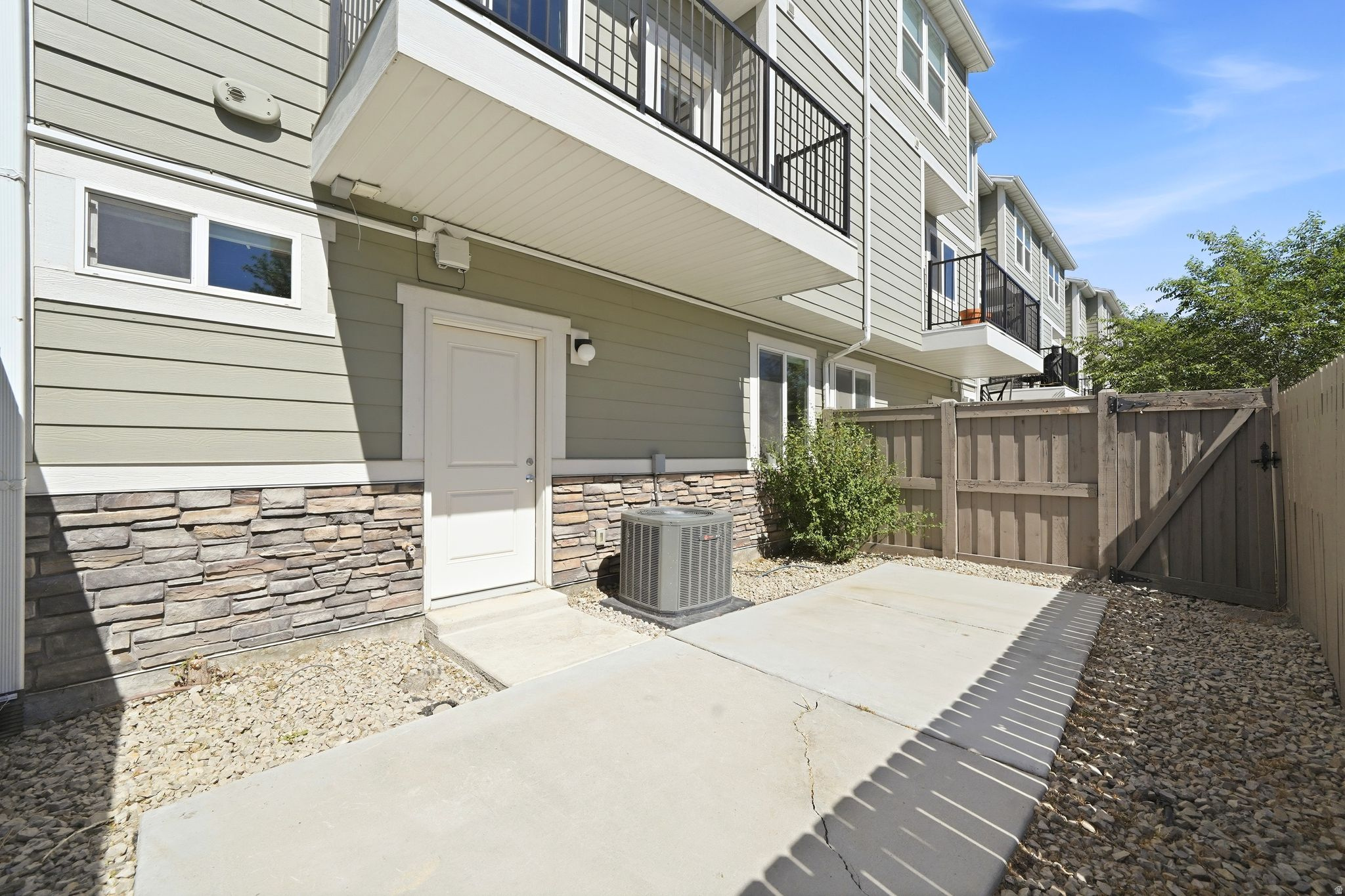 DRAPER CREEKSIDE - Residential
