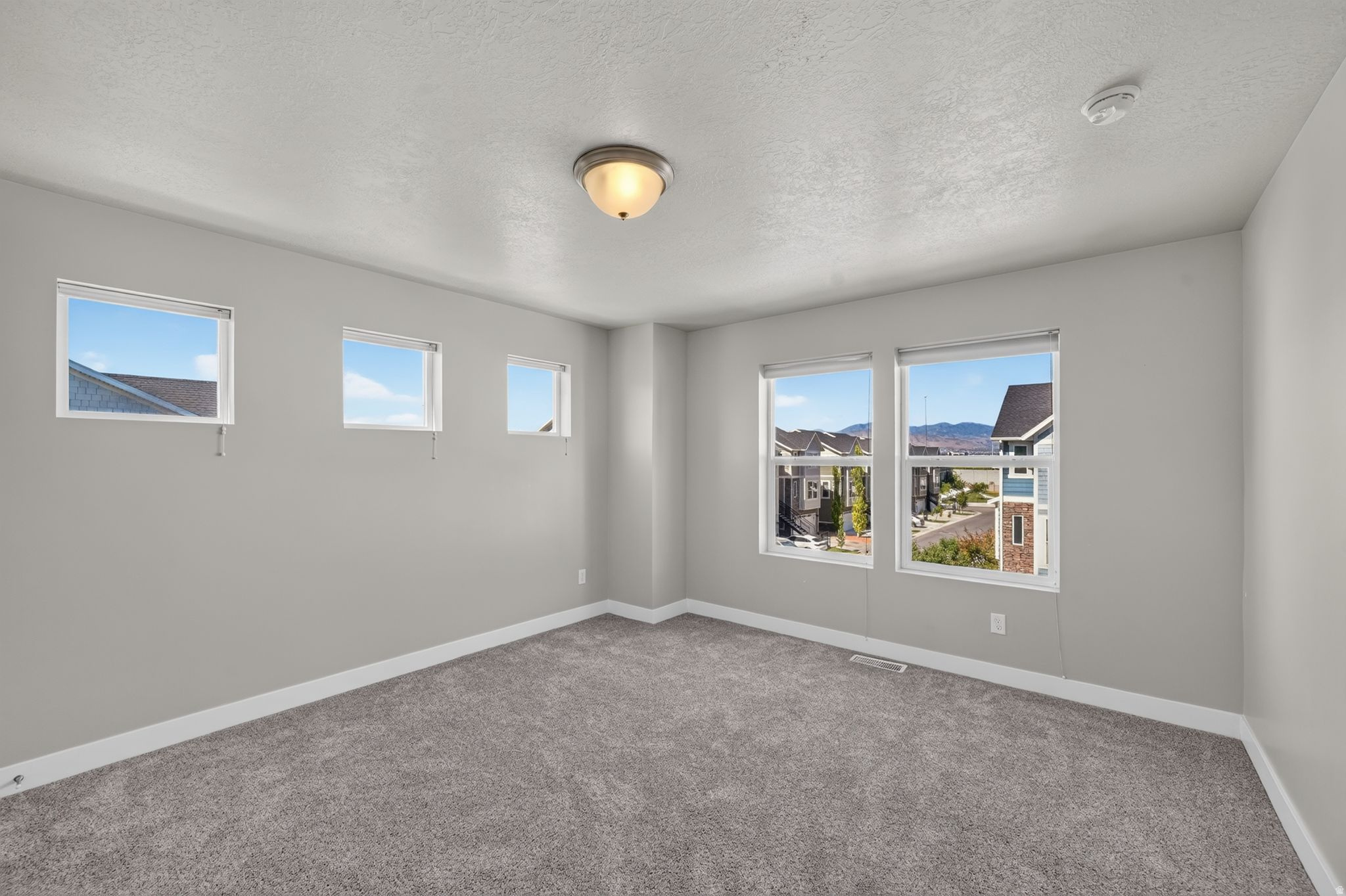 DRAPER CREEKSIDE - Residential