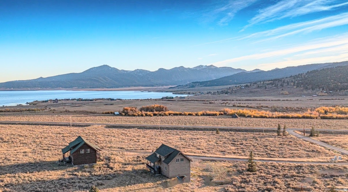 YELLOWSTONE ACRES - Residential