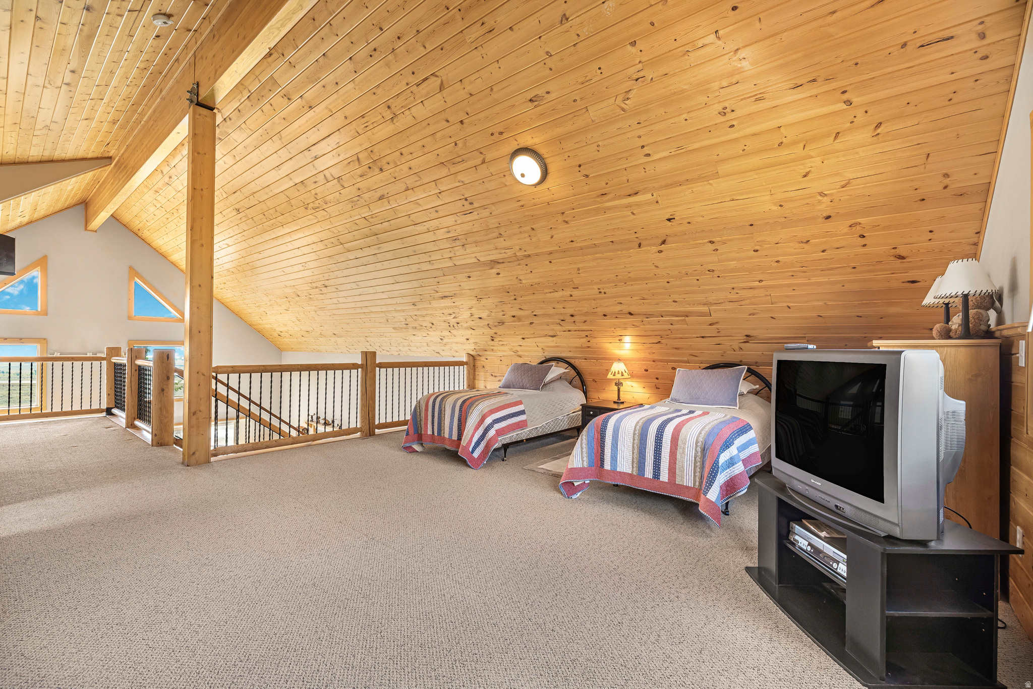 YELLOWSTONE ACRES - Residential