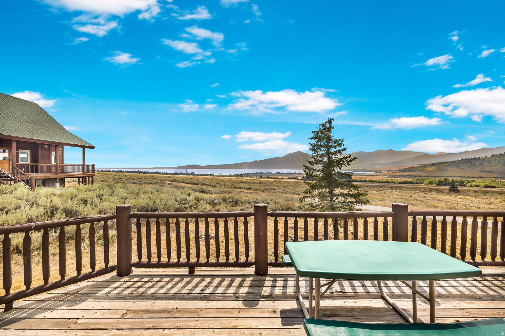 YELLOWSTONE ACRES - Residential