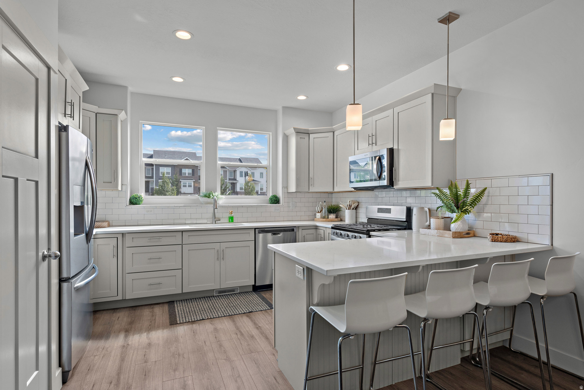 MOUNTAIN RIDGE - Residential
