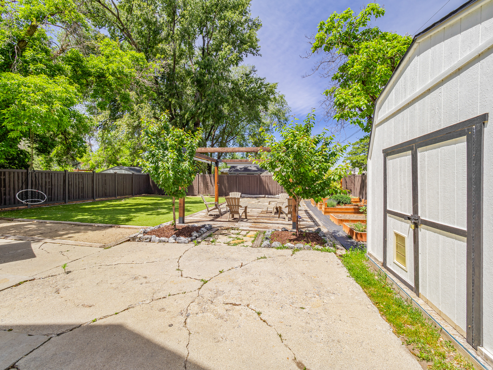 SUNNY RIDGE - Residential