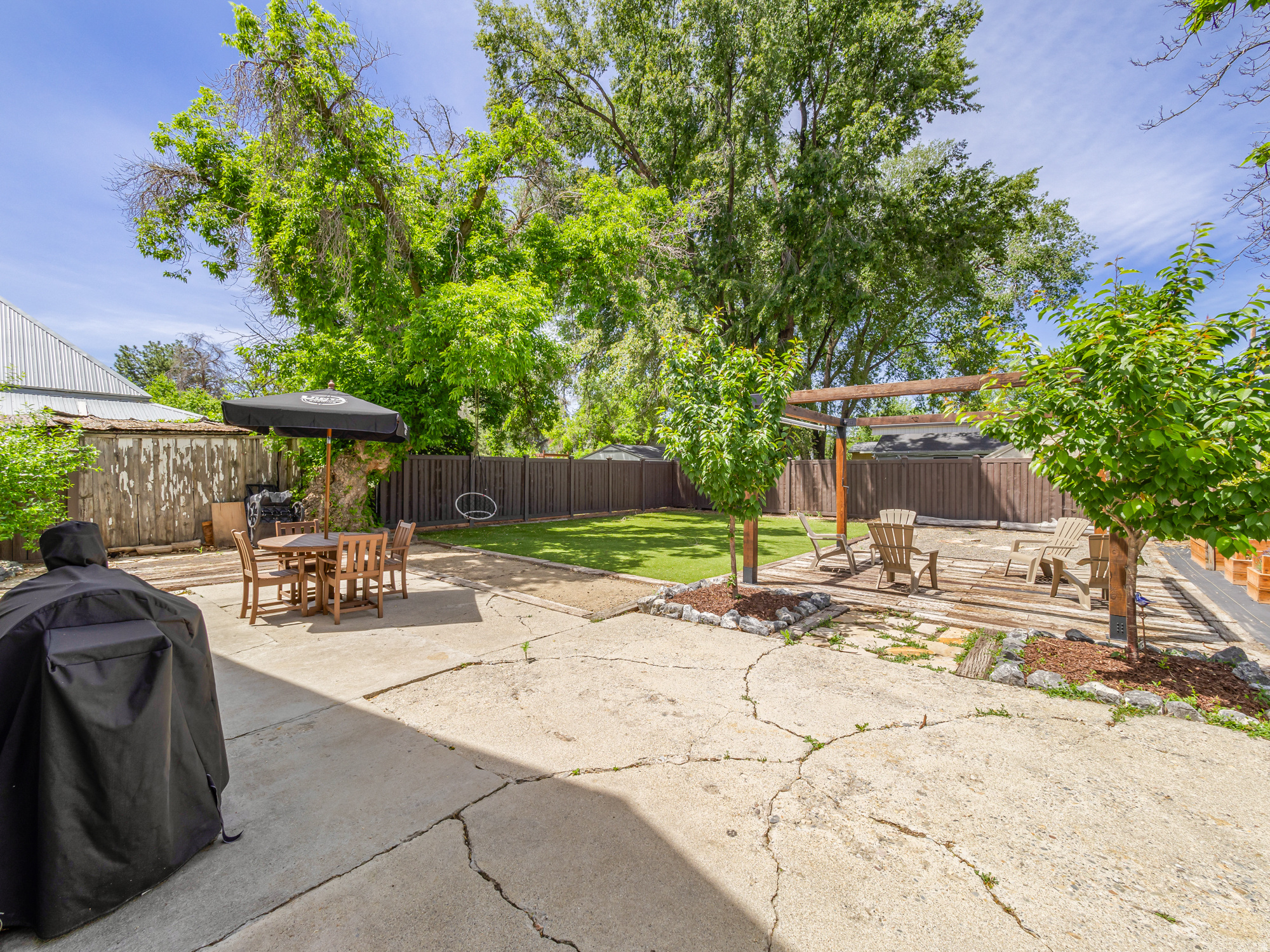 SUNNY RIDGE - Residential