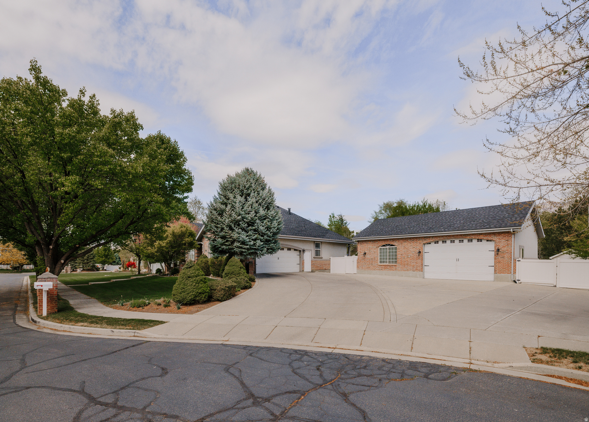 VICTORS LANDING - Residential