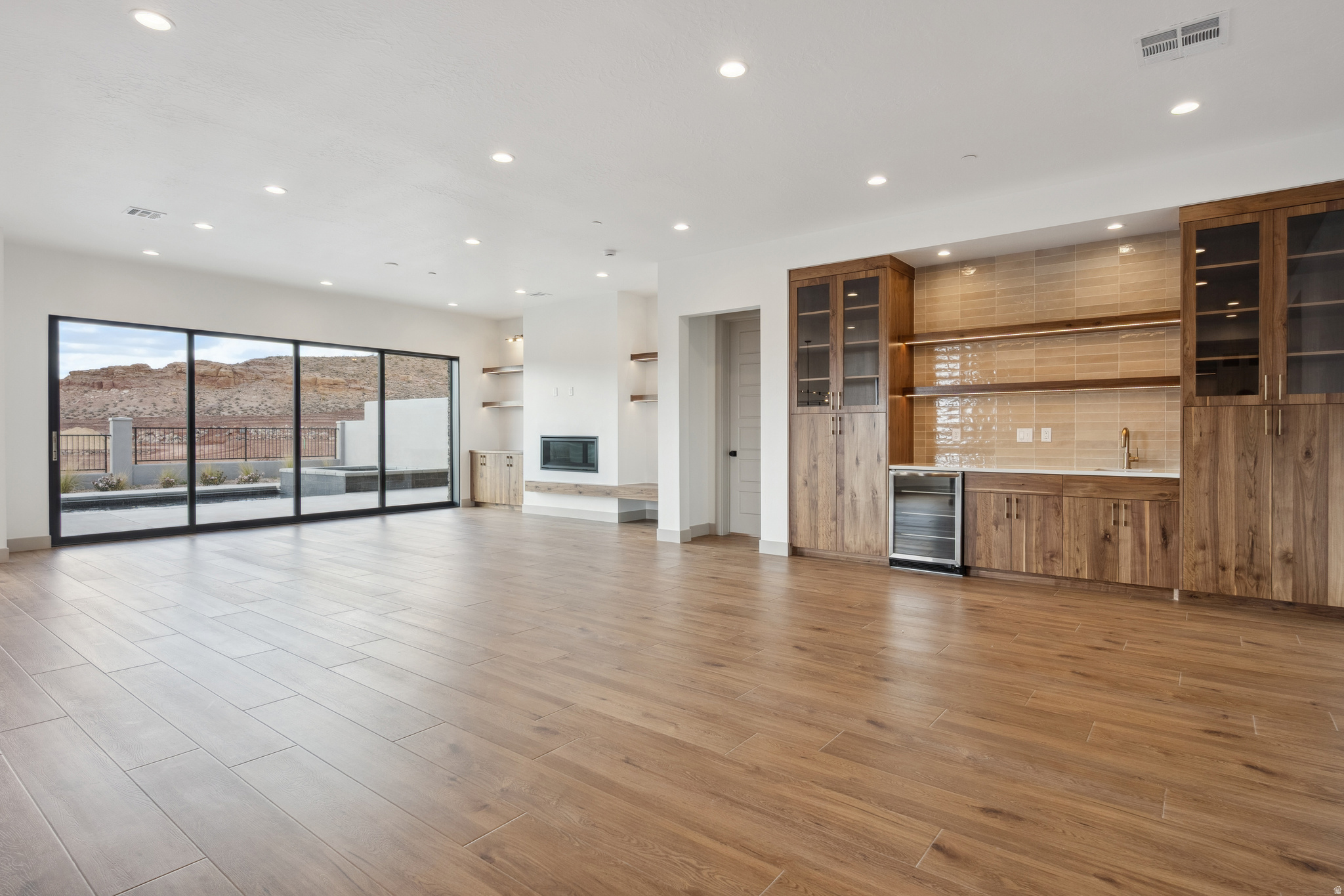 ISLAND AT CORAL CANYON - Residential