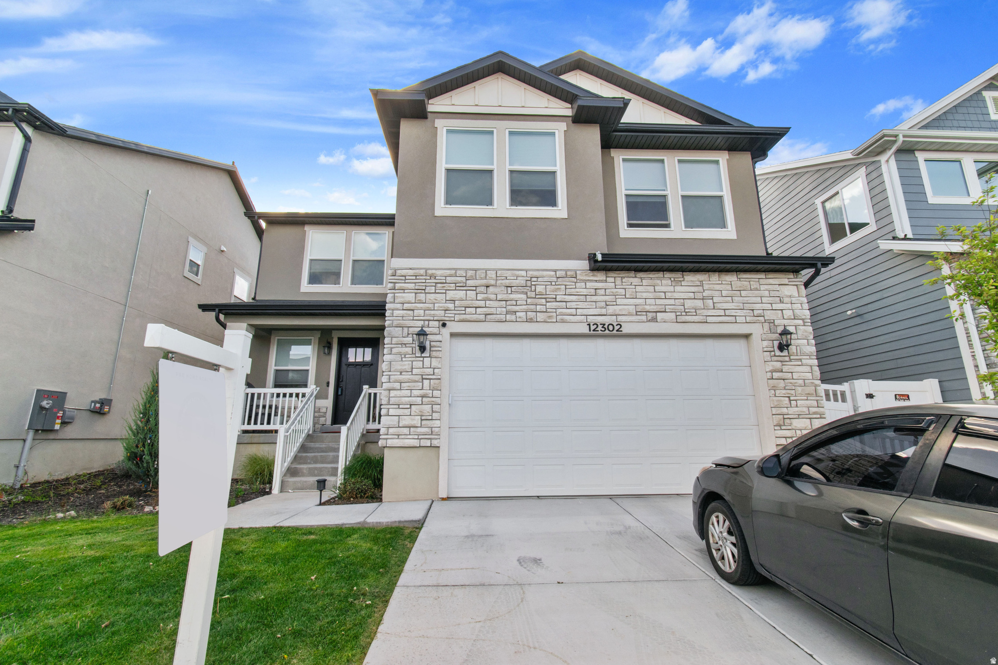 Priced under $600K - This spacious home offers over 2,500 sq ft, featuring 4 bedrooms, 2.5 bathrooms, and an open, functional layout perfect for everyday living and entertaining. Enjoy quartz countertops throughout, a fully fenced backyard, and stunning mountain views. Square footage figures are provided as a courtesy estimate only and were obtained from county records or previous listings. Buyer is advised to obtain an independent measurement.