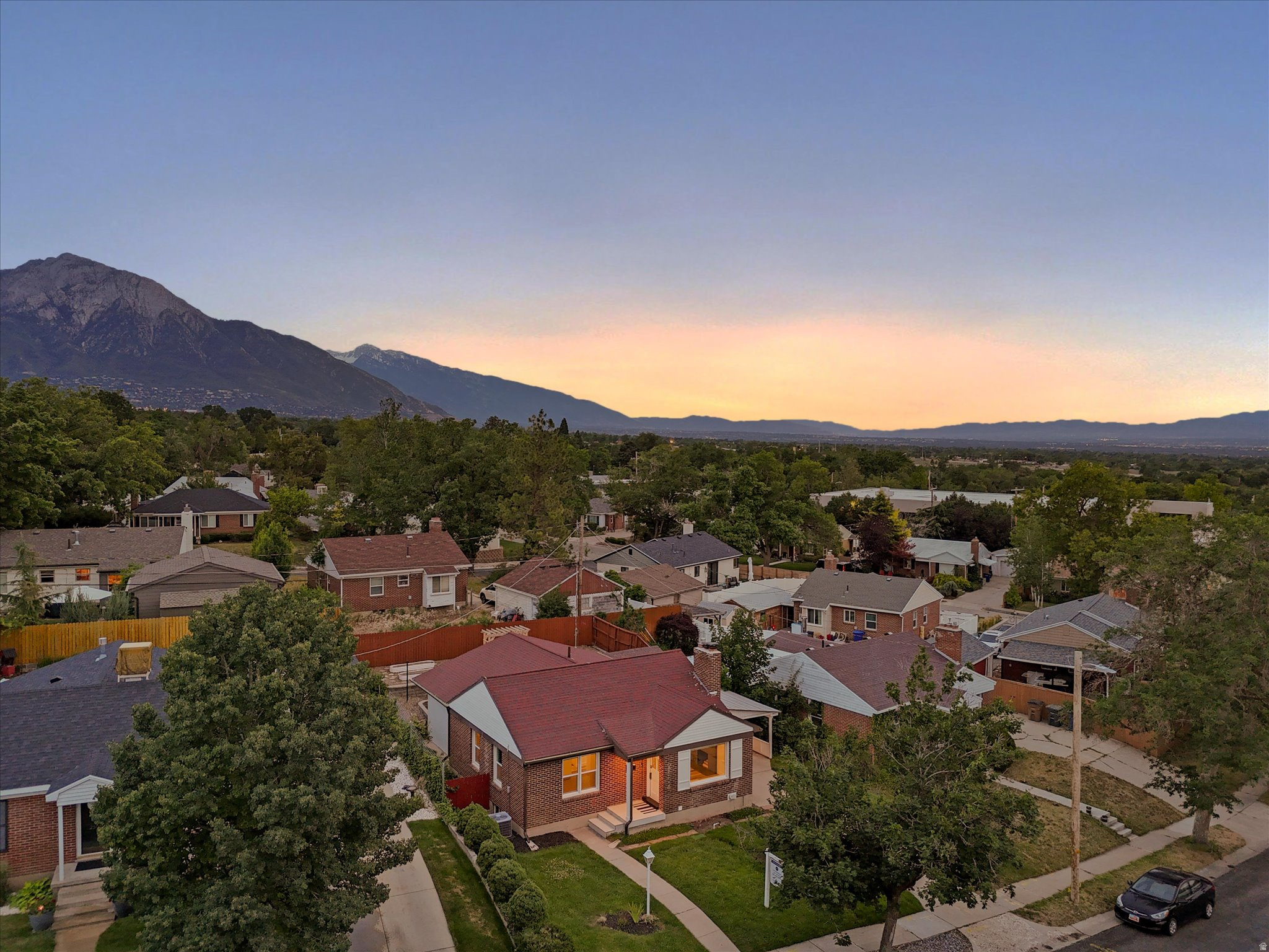 COUNTRY CLUB HEIGHTS - Residential