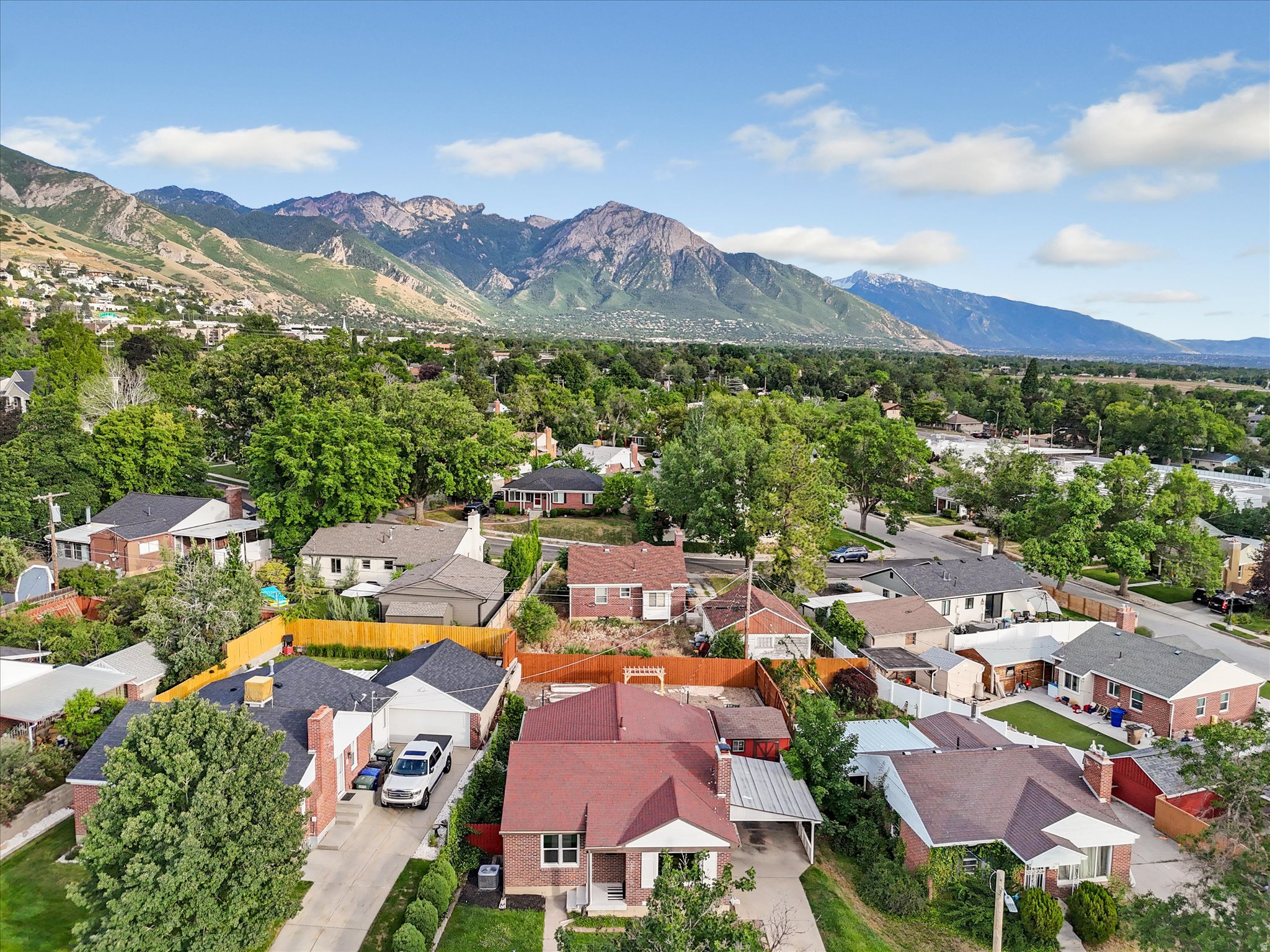COUNTRY CLUB HEIGHTS - Residential