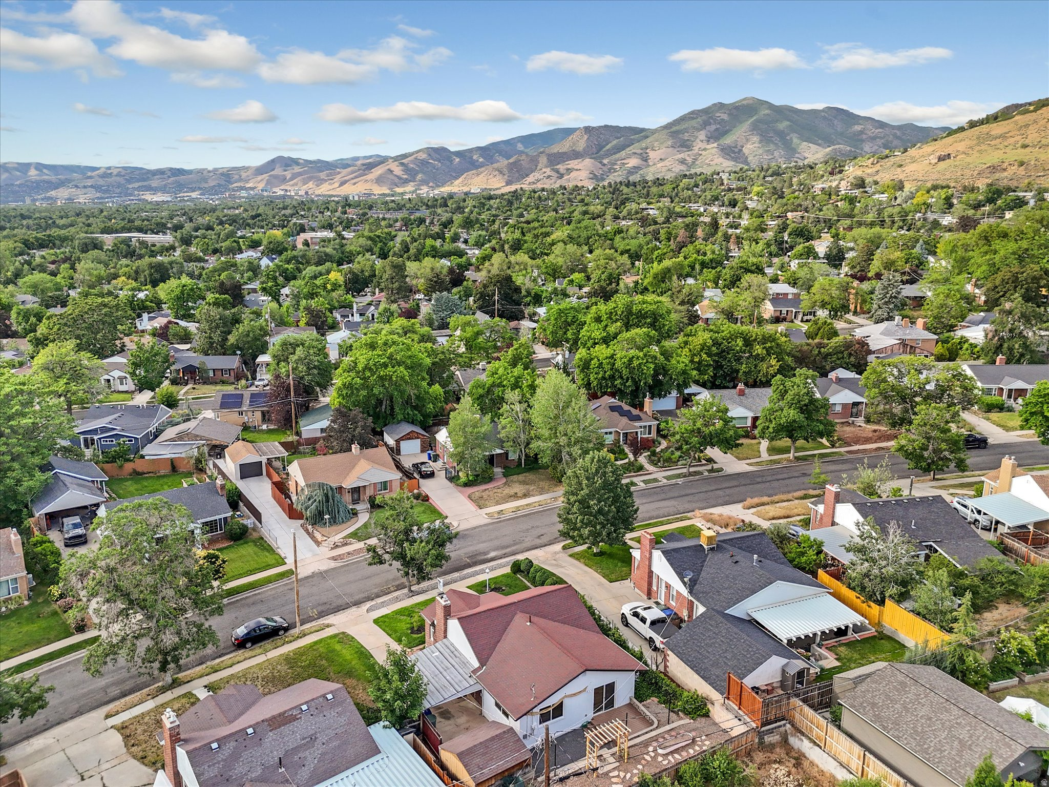 COUNTRY CLUB HEIGHTS - Residential