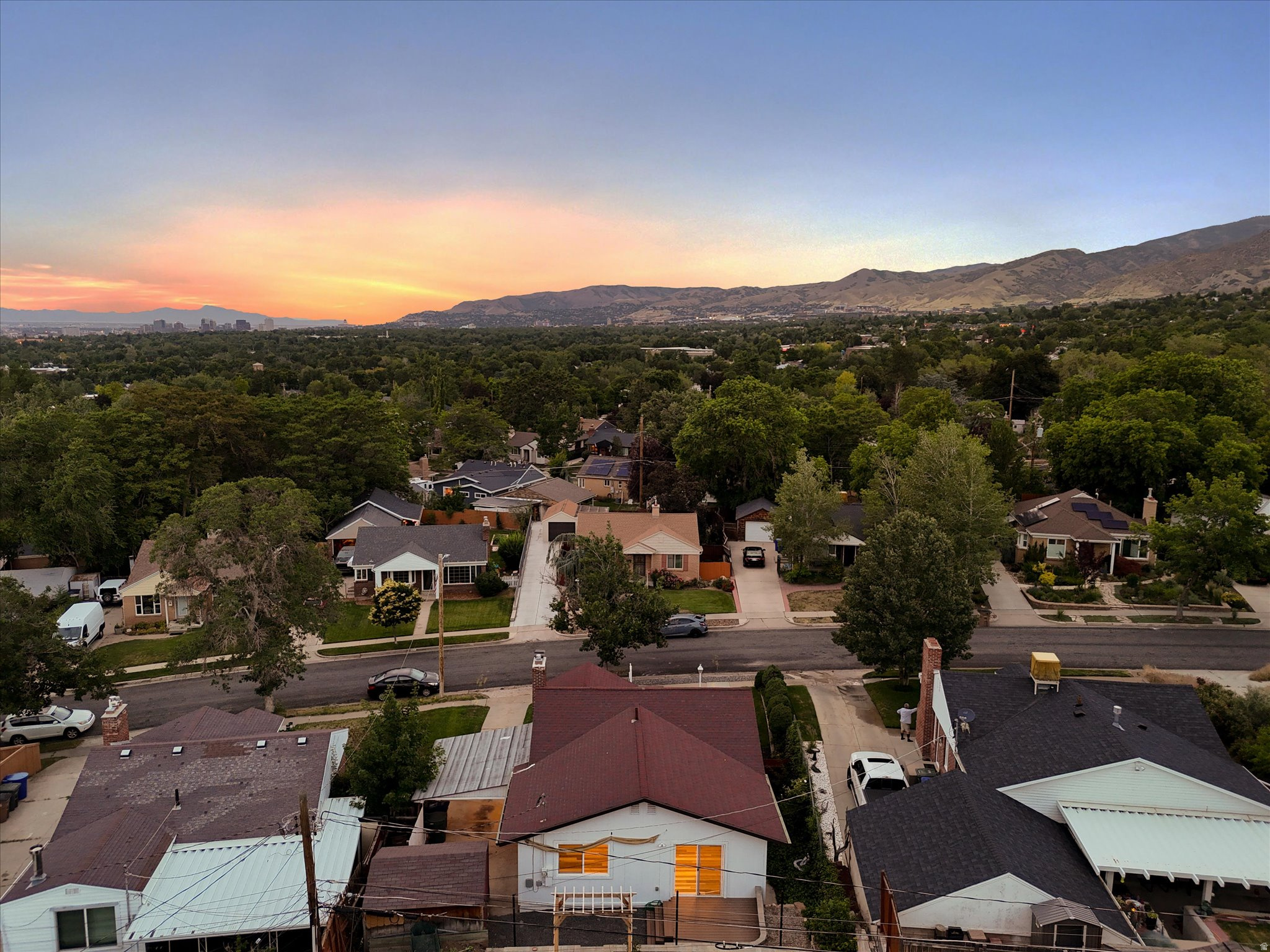 COUNTRY CLUB HEIGHTS - Residential