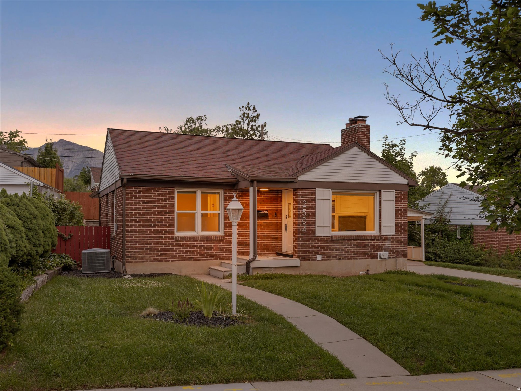 COUNTRY CLUB HEIGHTS - Residential