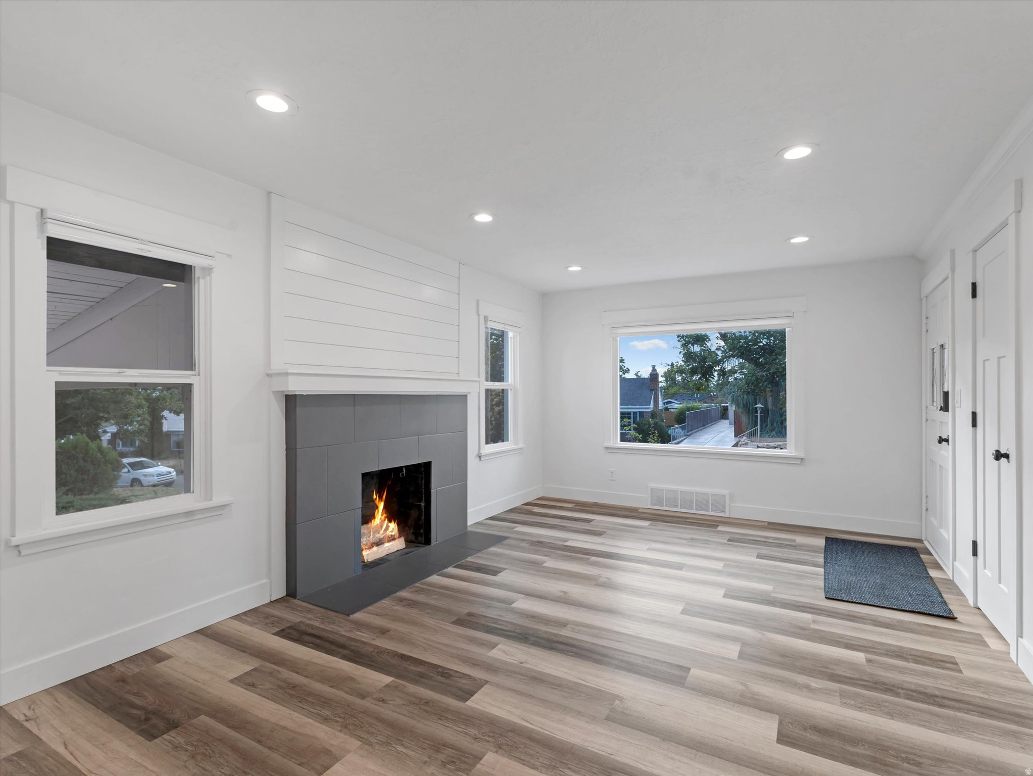 COUNTRY CLUB HEIGHTS - Residential