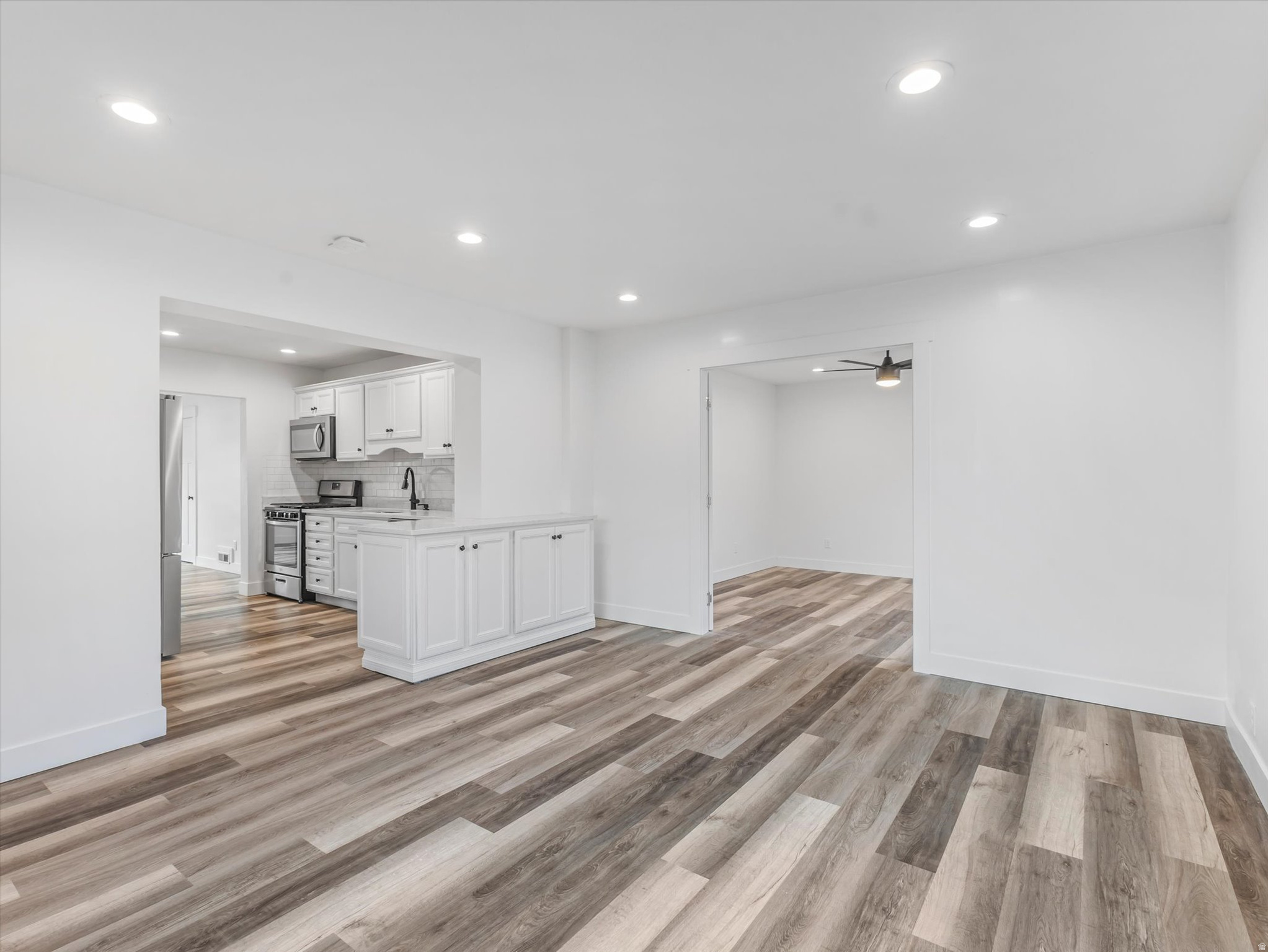 COUNTRY CLUB HEIGHTS - Residential