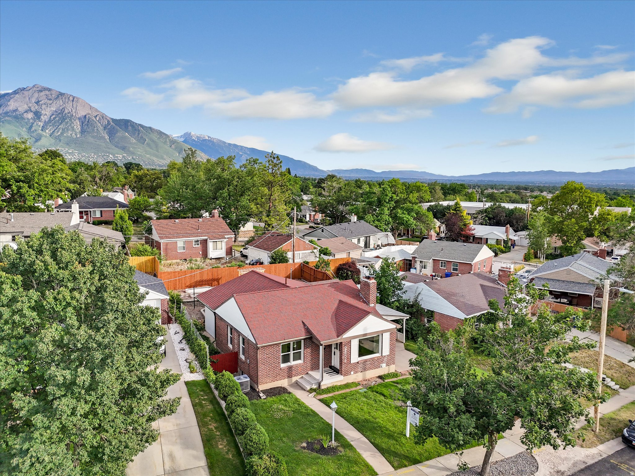 COUNTRY CLUB HEIGHTS - Residential