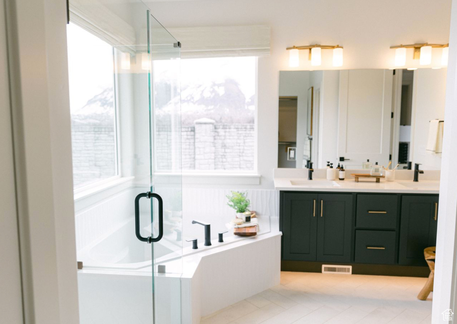 GARRETT'S PLACE - Residential