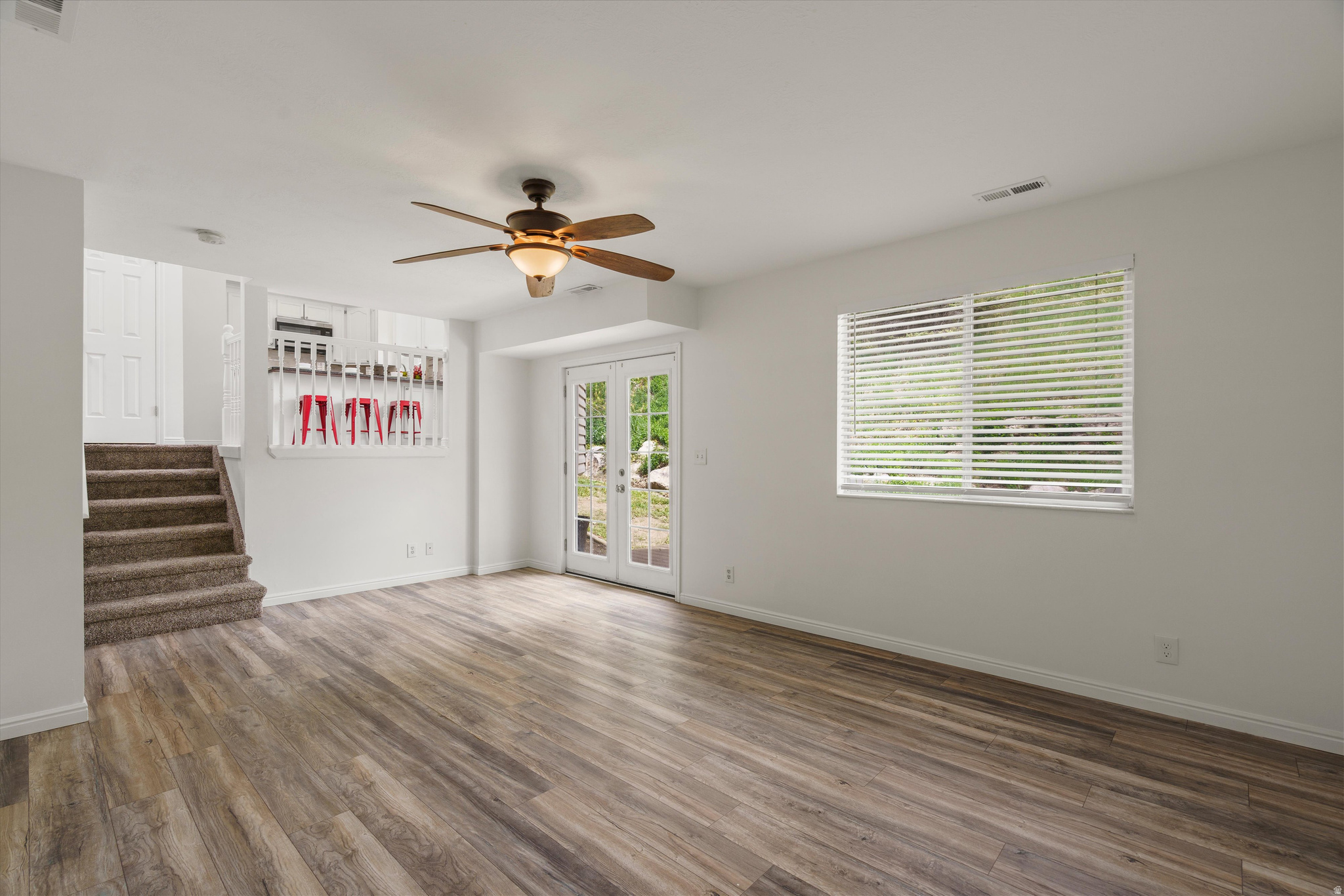 SUNNYSIDE MANOR - Residential