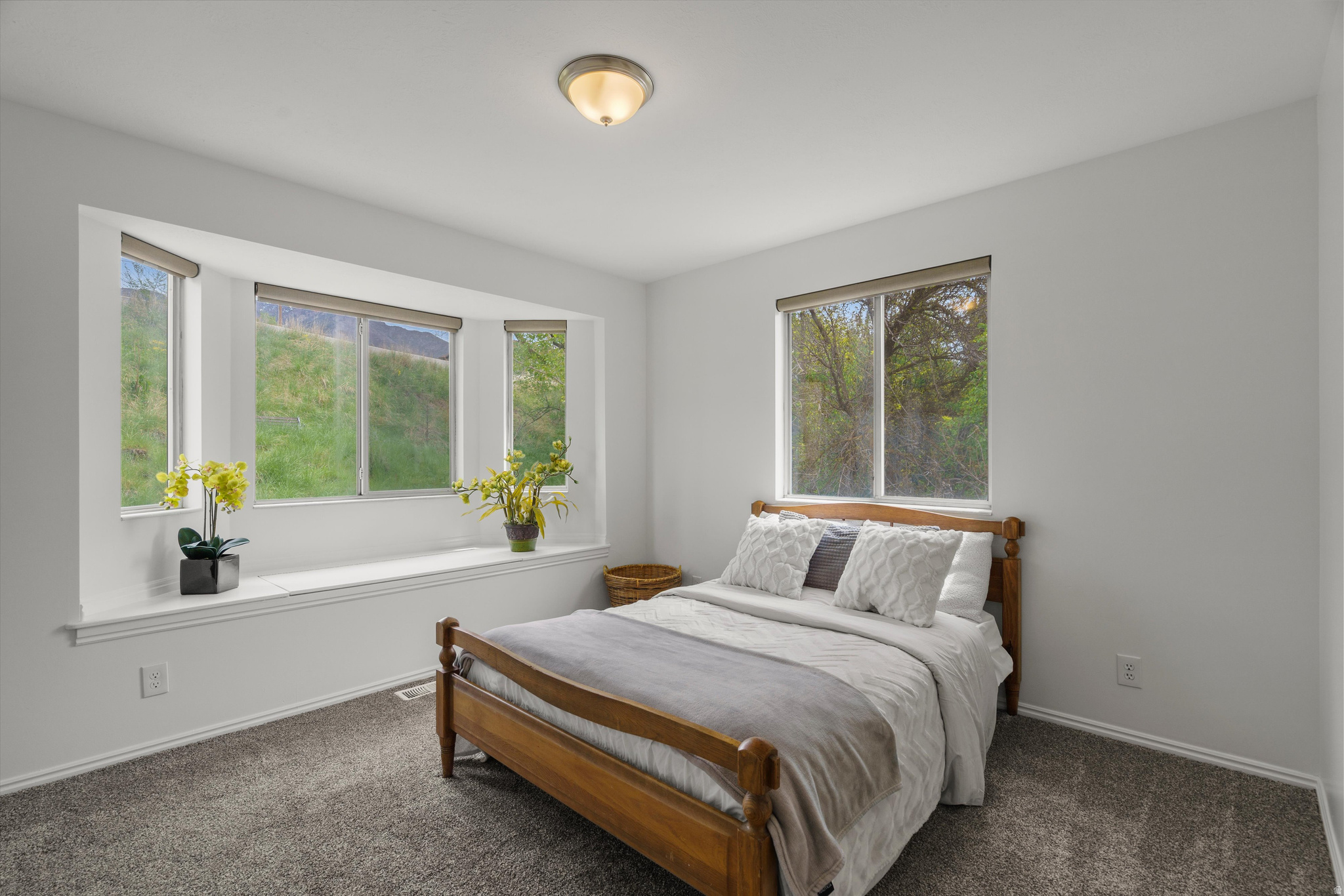 SUNNYSIDE MANOR - Residential