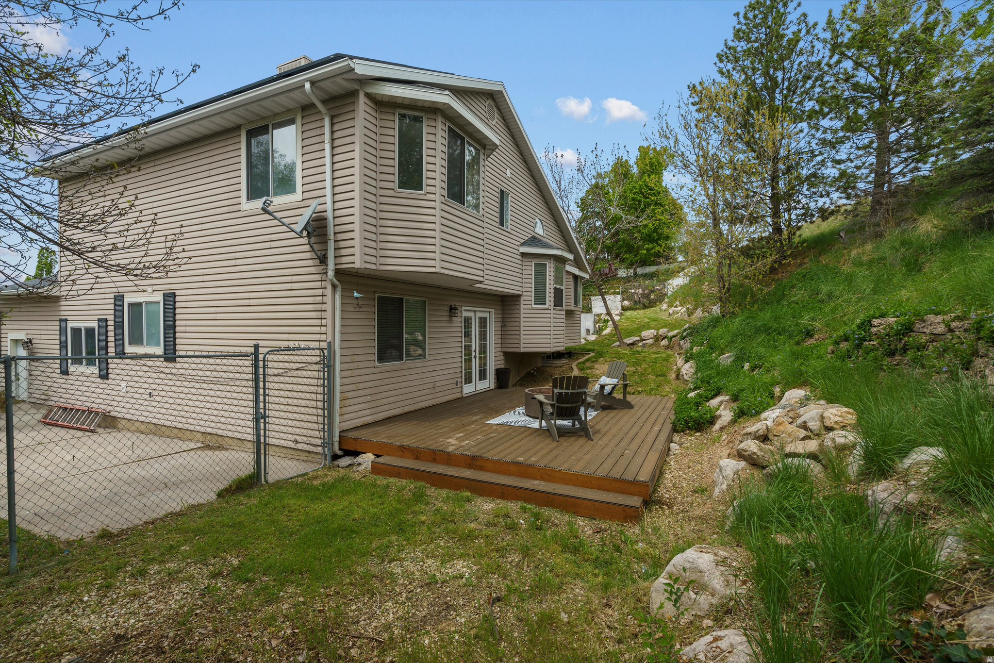 SUNNYSIDE MANOR - Residential