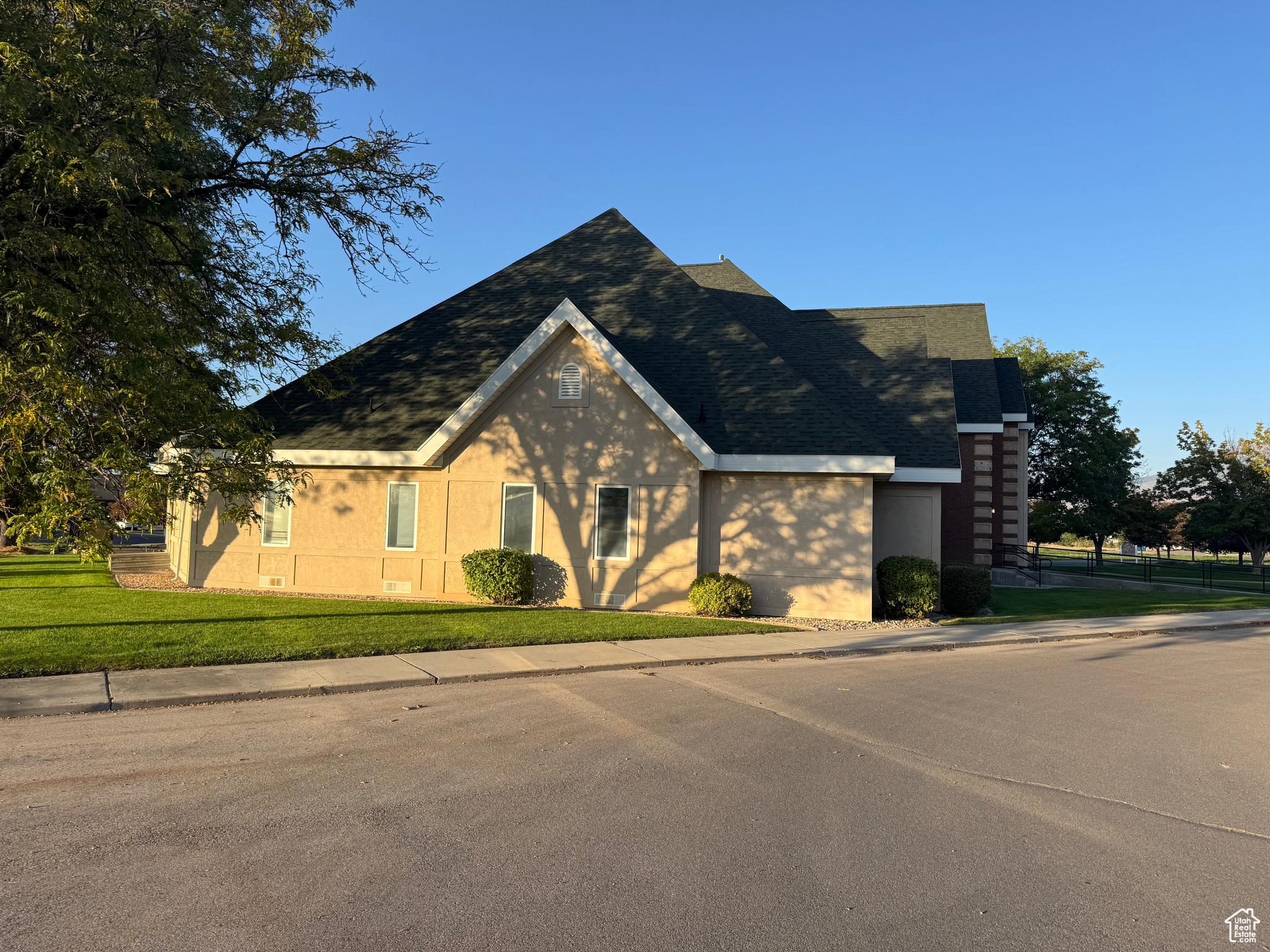 MT VW MEDICAL PLAZA - Commercial Sale