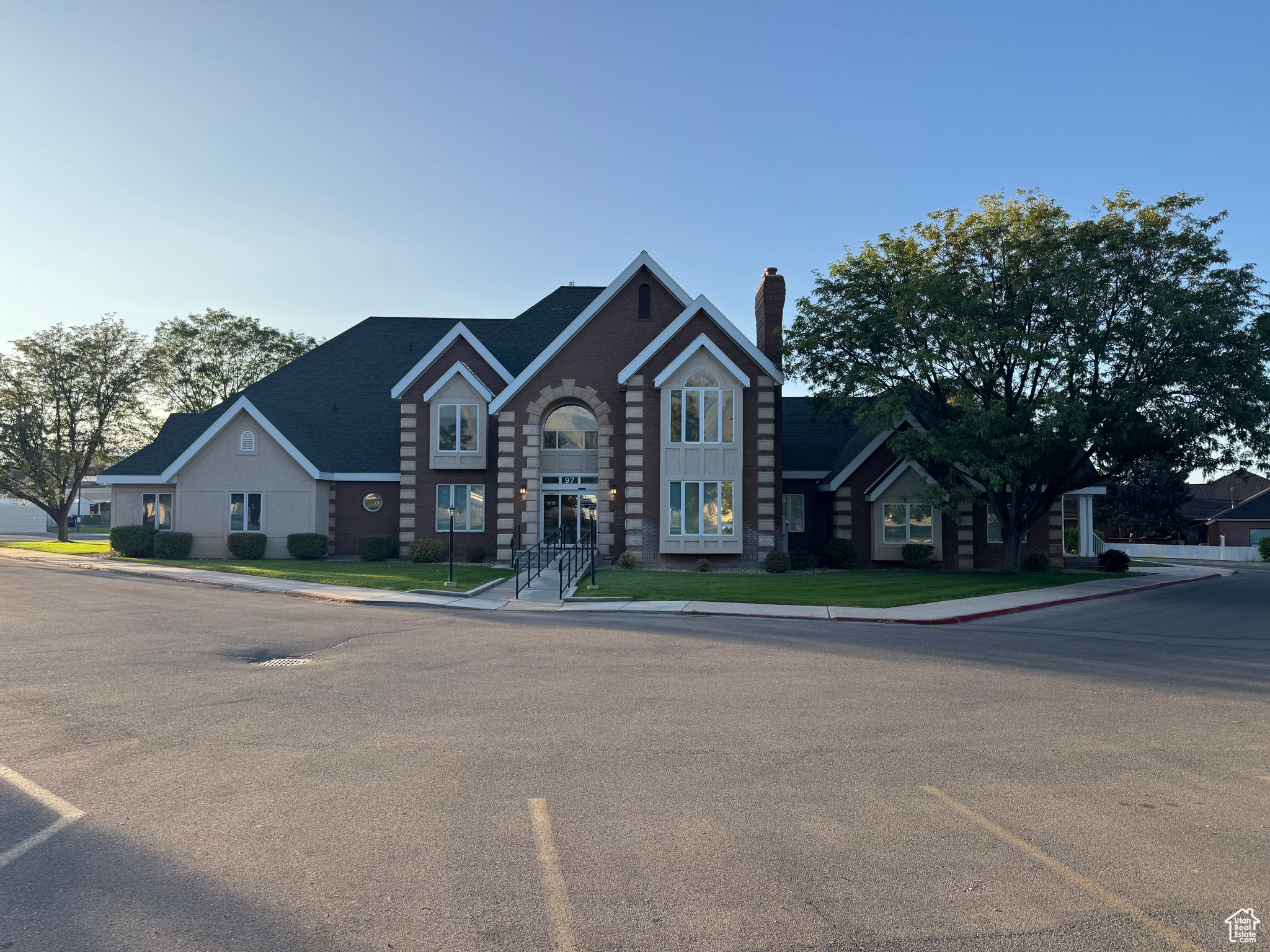 MT VW MEDICAL PLAZA - Commercial Sale