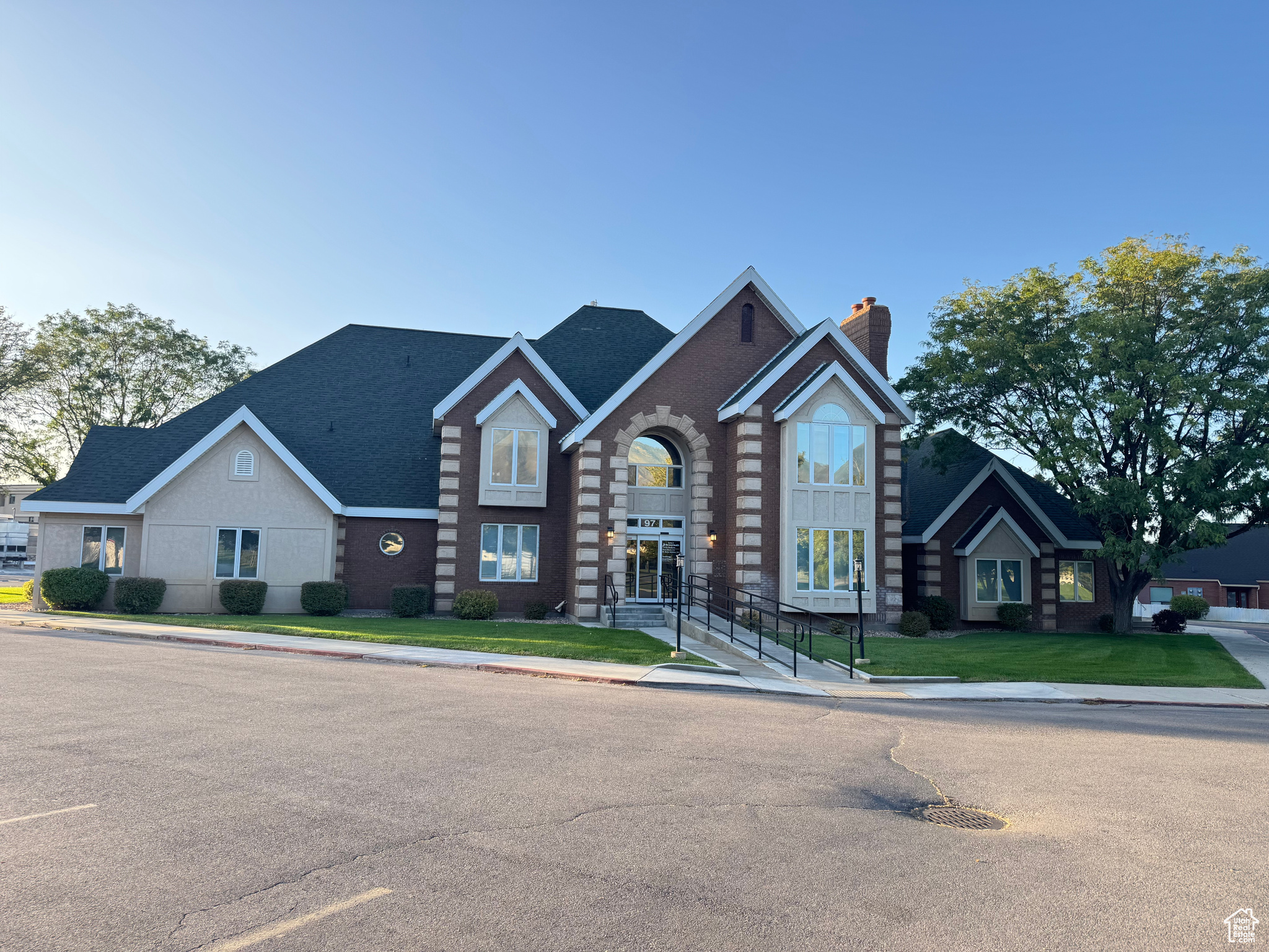MT VW MEDICAL PLAZA - Commercial Sale