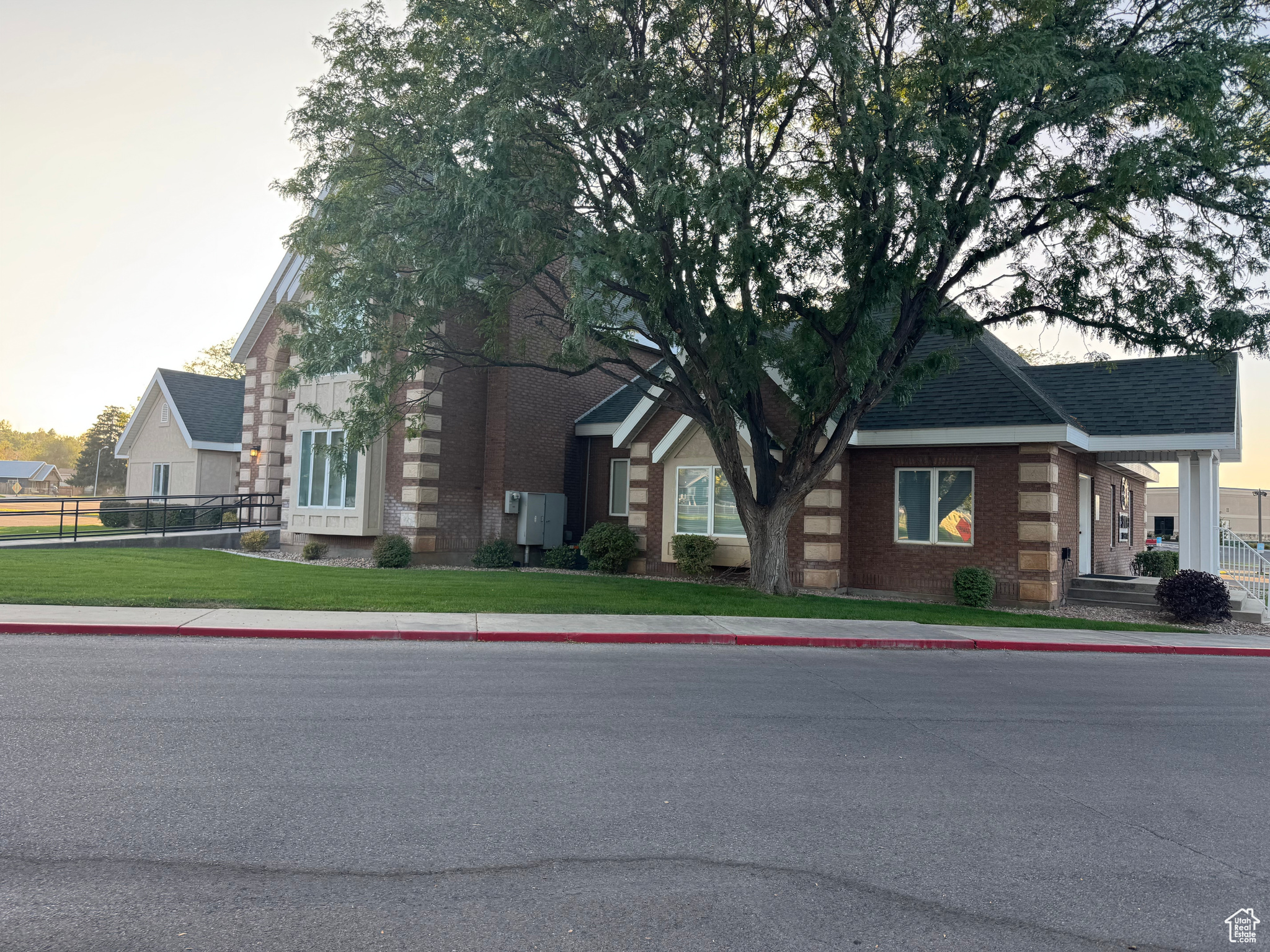 MT VW MEDICAL PLAZA - Commercial Sale