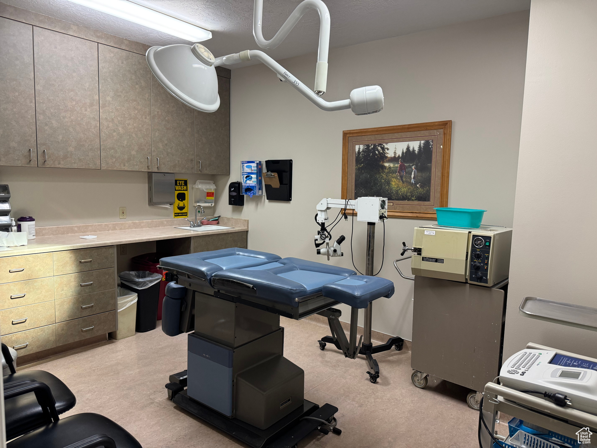 MT VW MEDICAL PLAZA - Commercial Sale