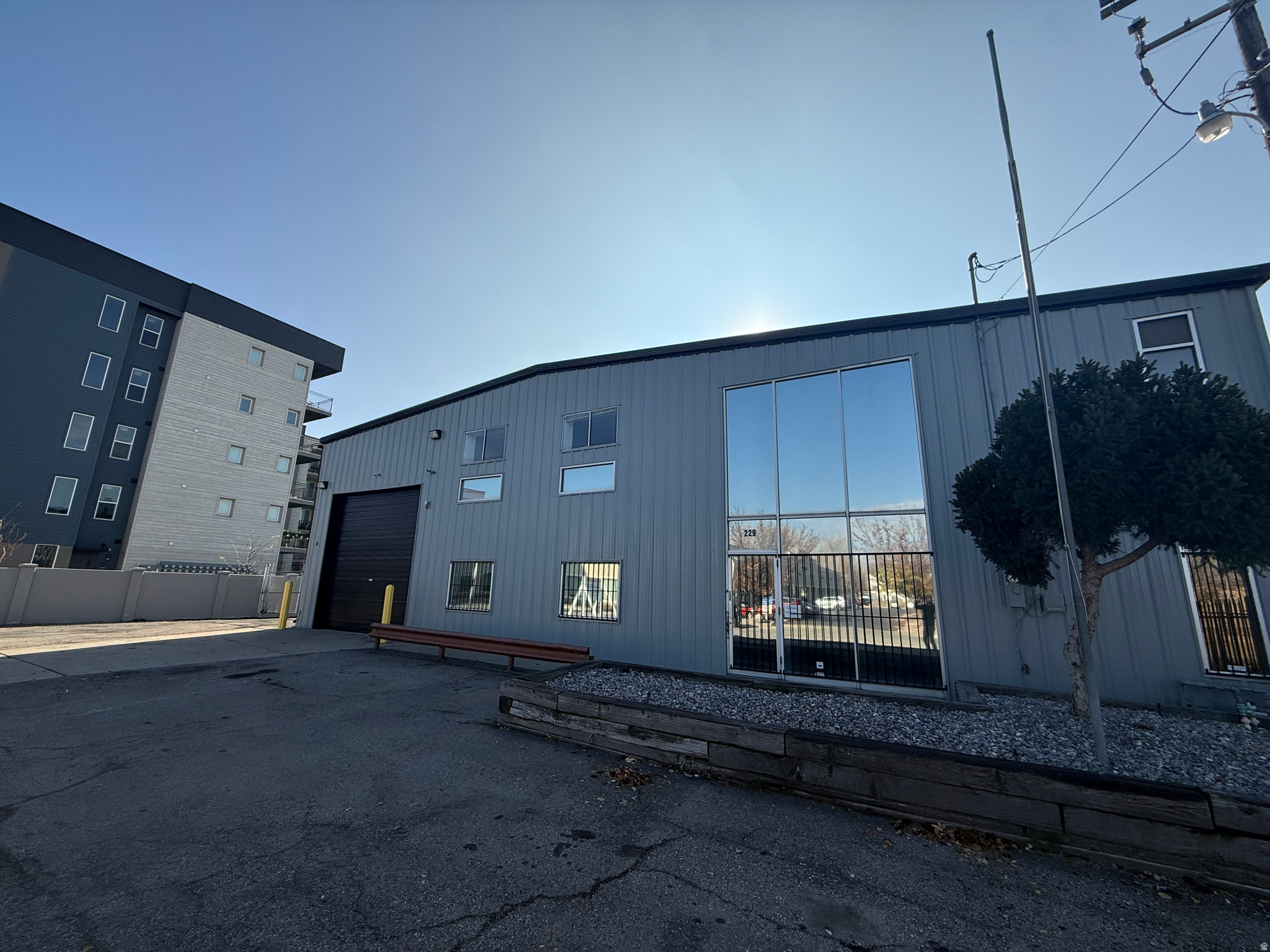 Office warehouse for lease in Salt Lake City. Located east of 300 W and very close to freeway access. Tall ceilings, 2 drive in doors, recently renovated. Ideal for storage, distribution, warehousing, light manufacturing, automotive users are permitted (pending solid financials). Available immediately.  Owner Agent.