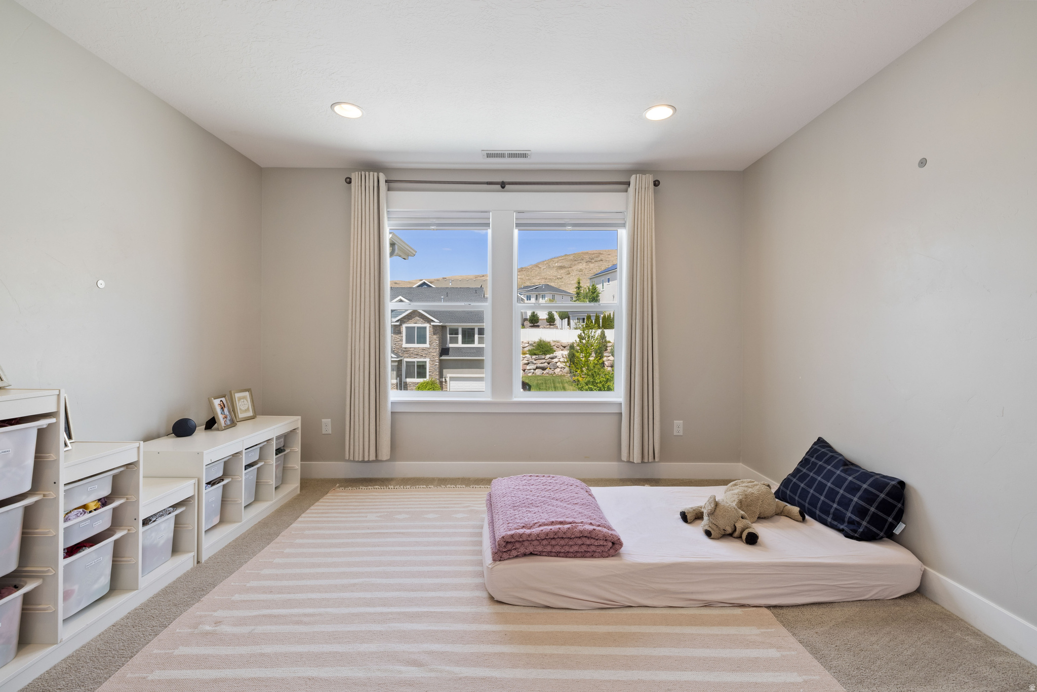 CANYON HILLS - Residential