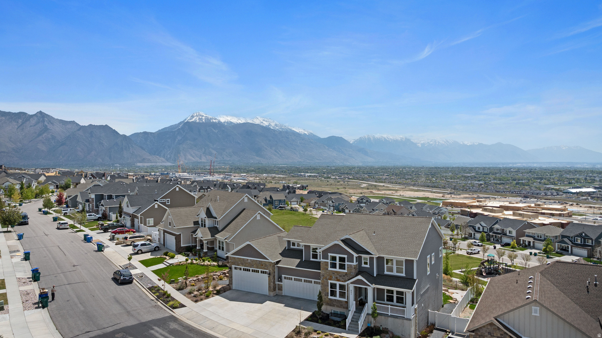 CANYON HILLS - Residential