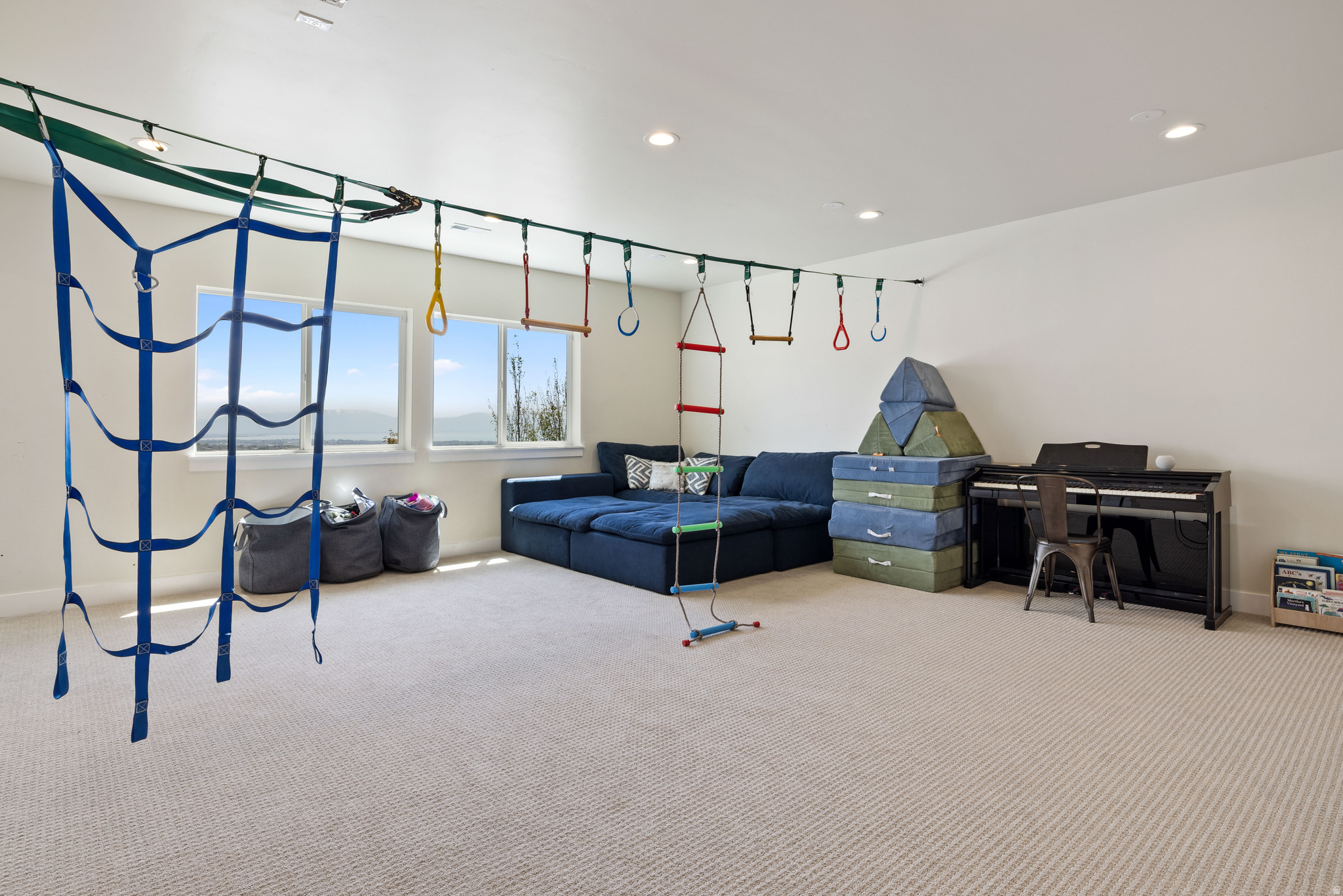 CANYON HILLS - Residential