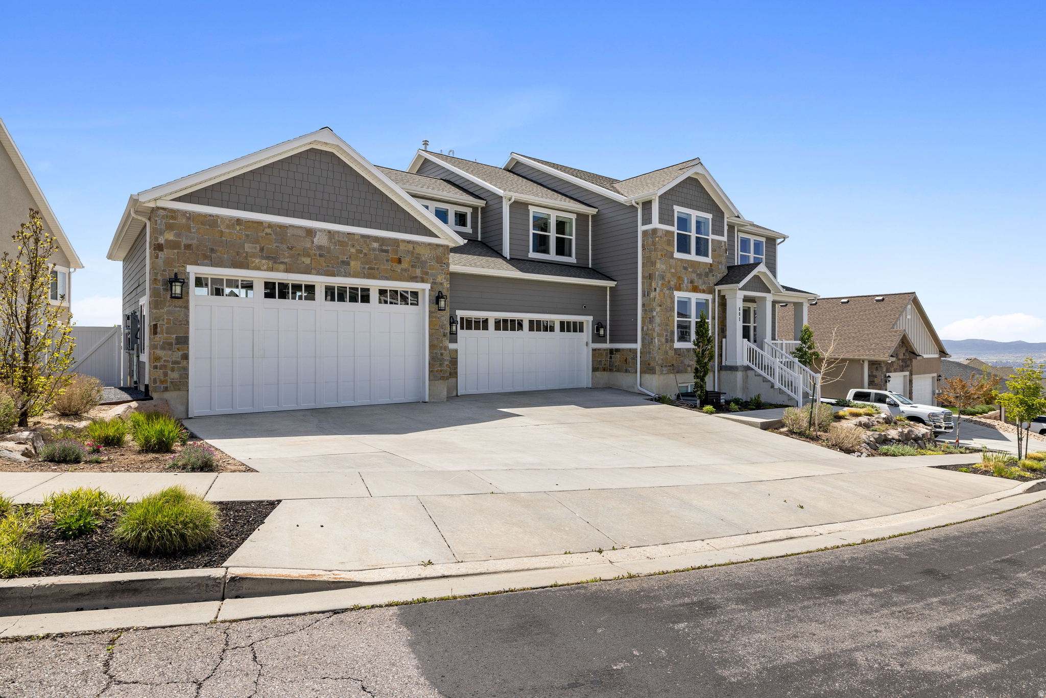 CANYON HILLS - Residential