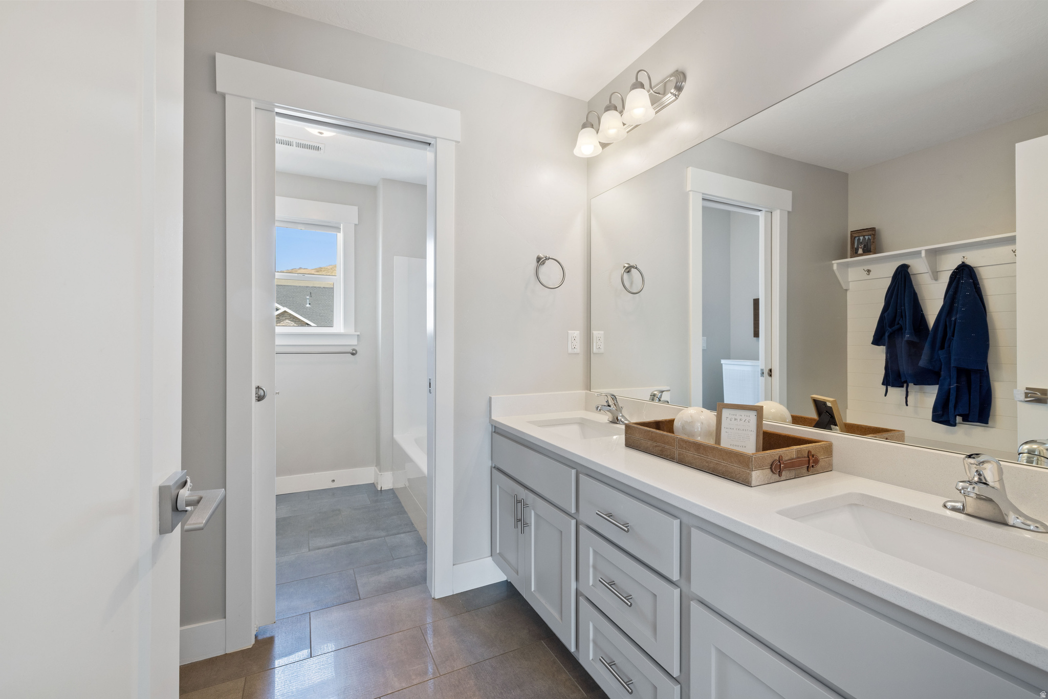 CANYON HILLS - Residential