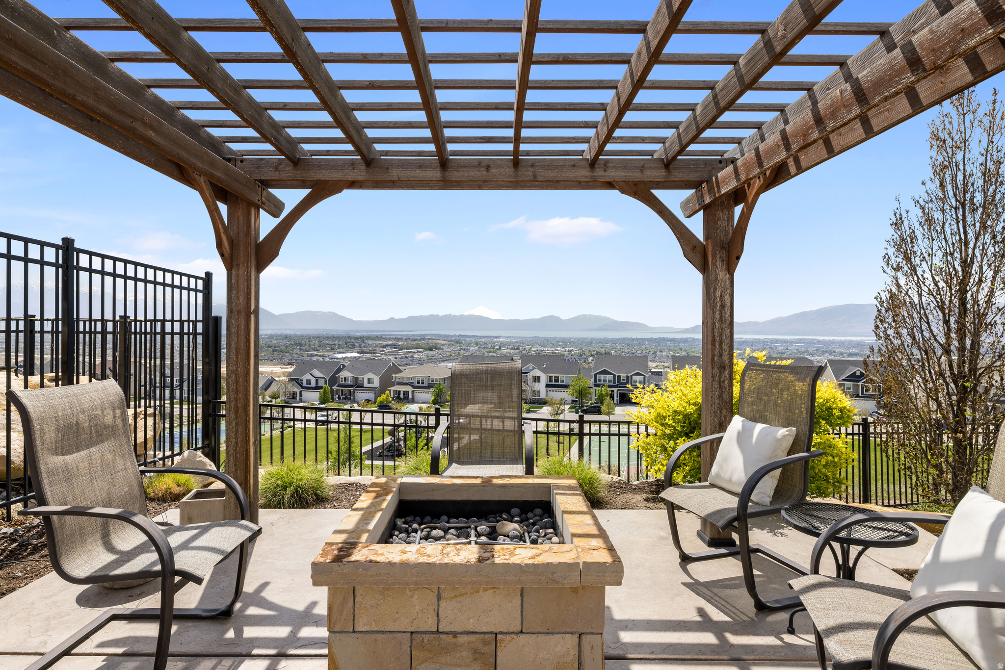 CANYON HILLS - Residential