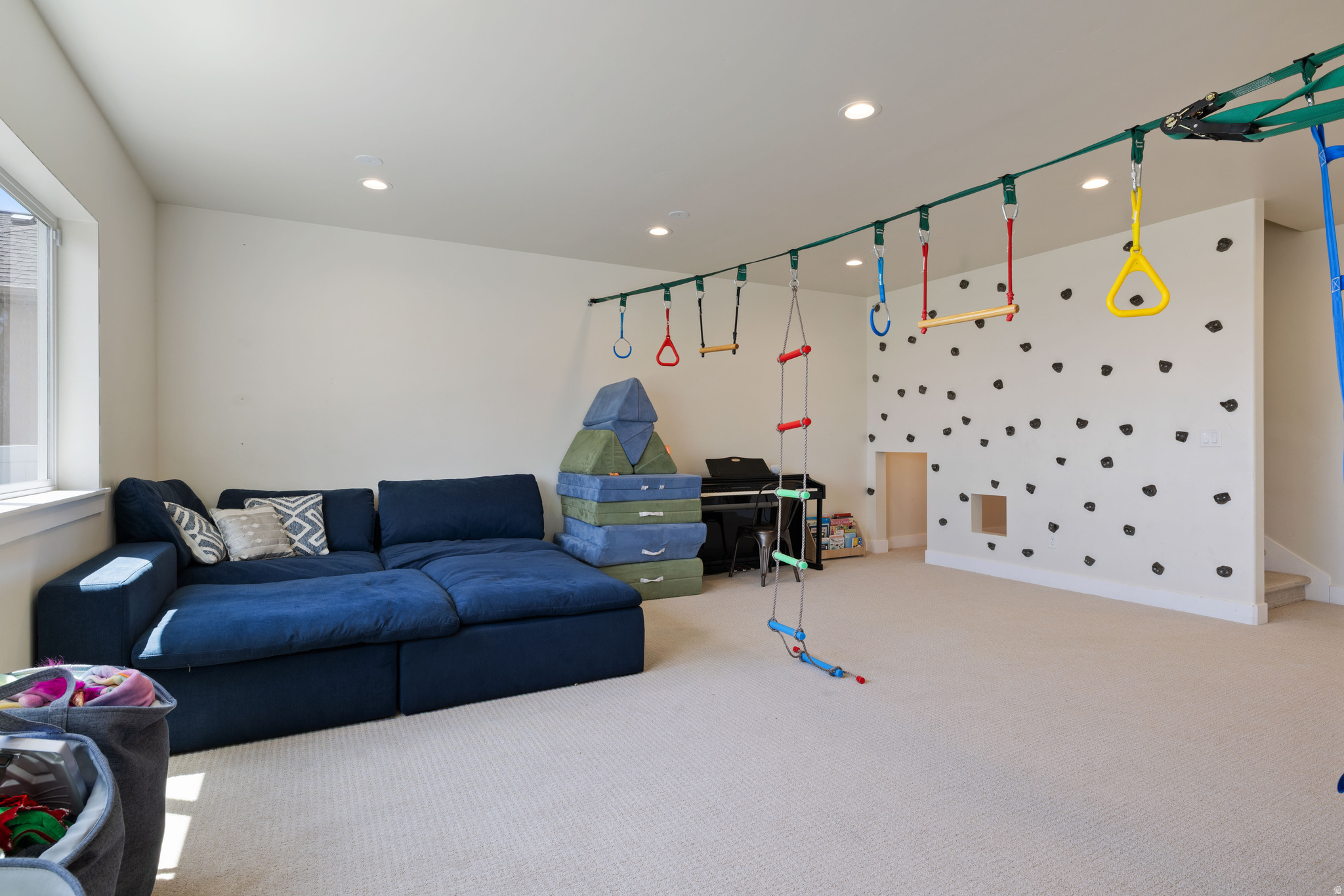 CANYON HILLS - Residential