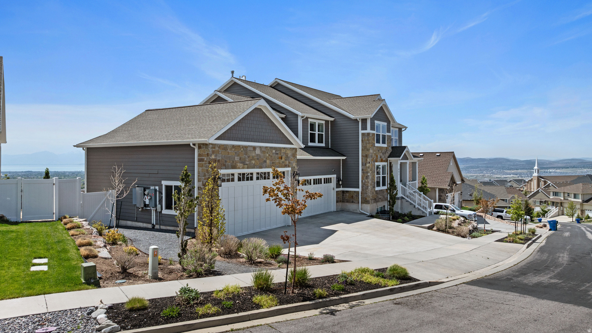 CANYON HILLS - Residential