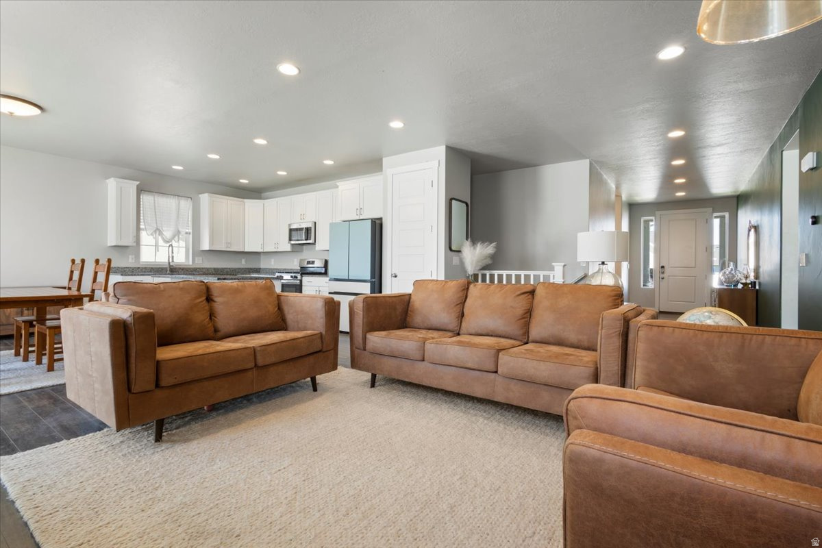 STANSBURY PLACE - Residential