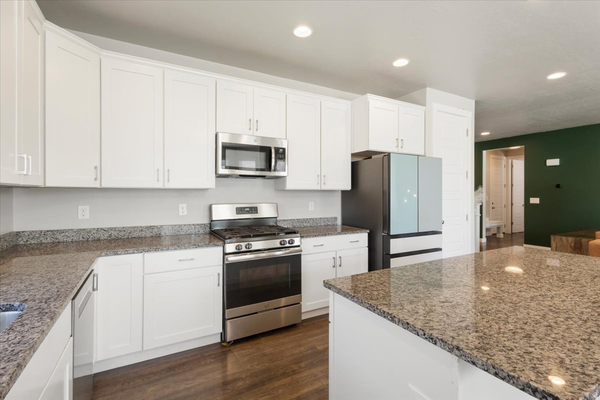 STANSBURY PLACE - Residential