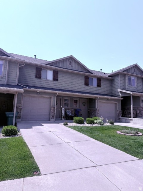 GREYHAWK TOWNHOMES - Residential