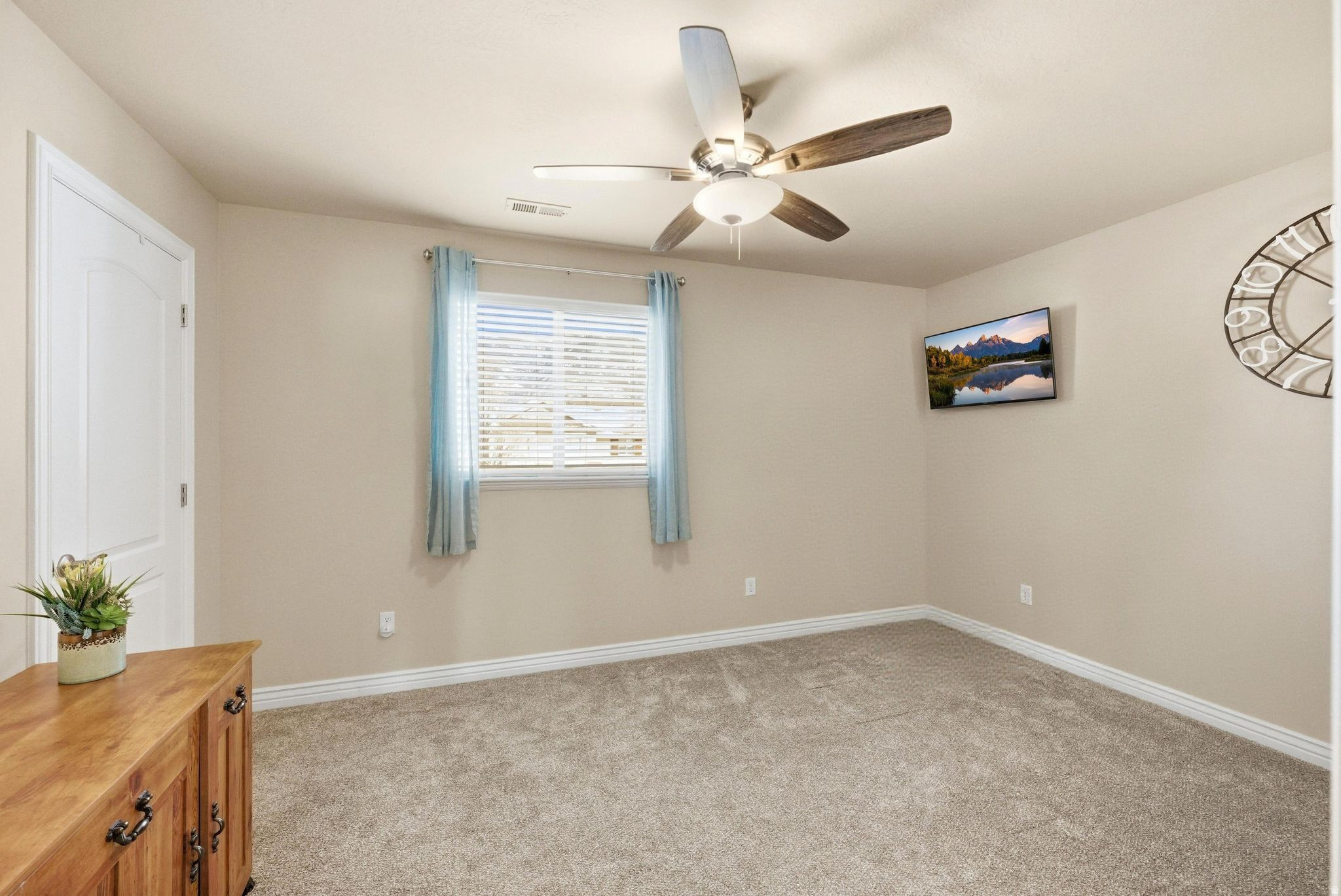 GREYHAWK TOWNHOMES - Residential