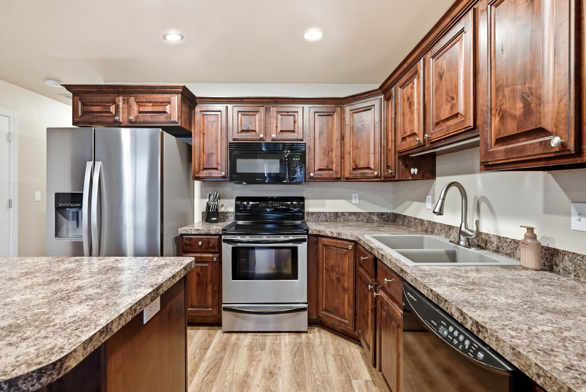 GREYHAWK TOWNHOMES - Residential