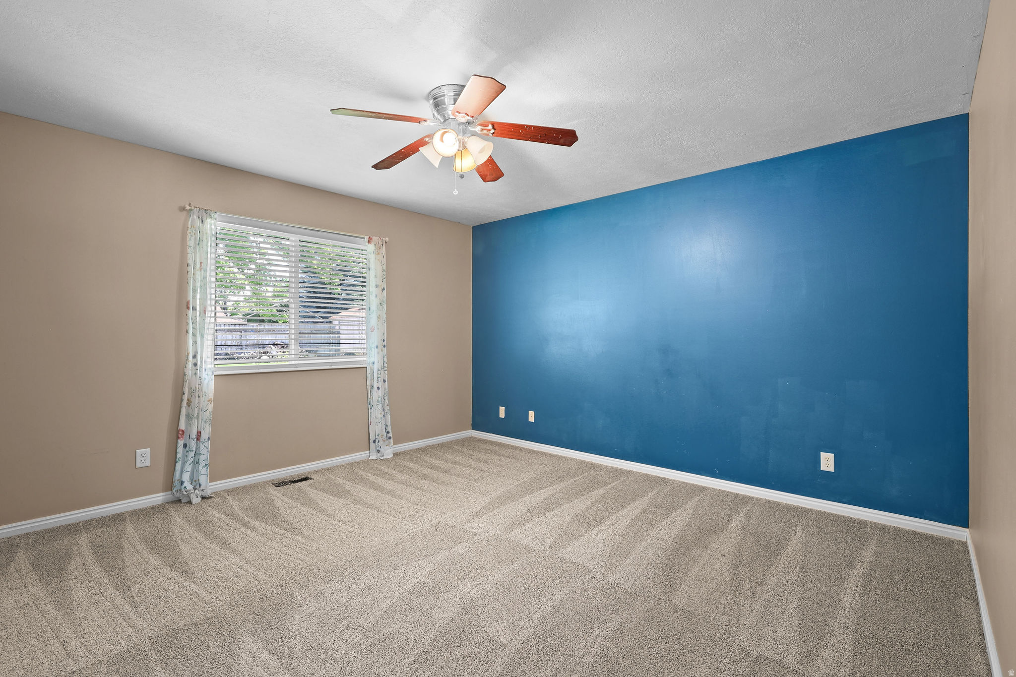 SIDNEY POINTE - Residential
