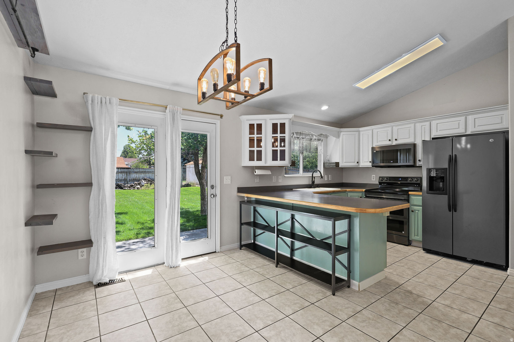 SIDNEY POINTE - Residential